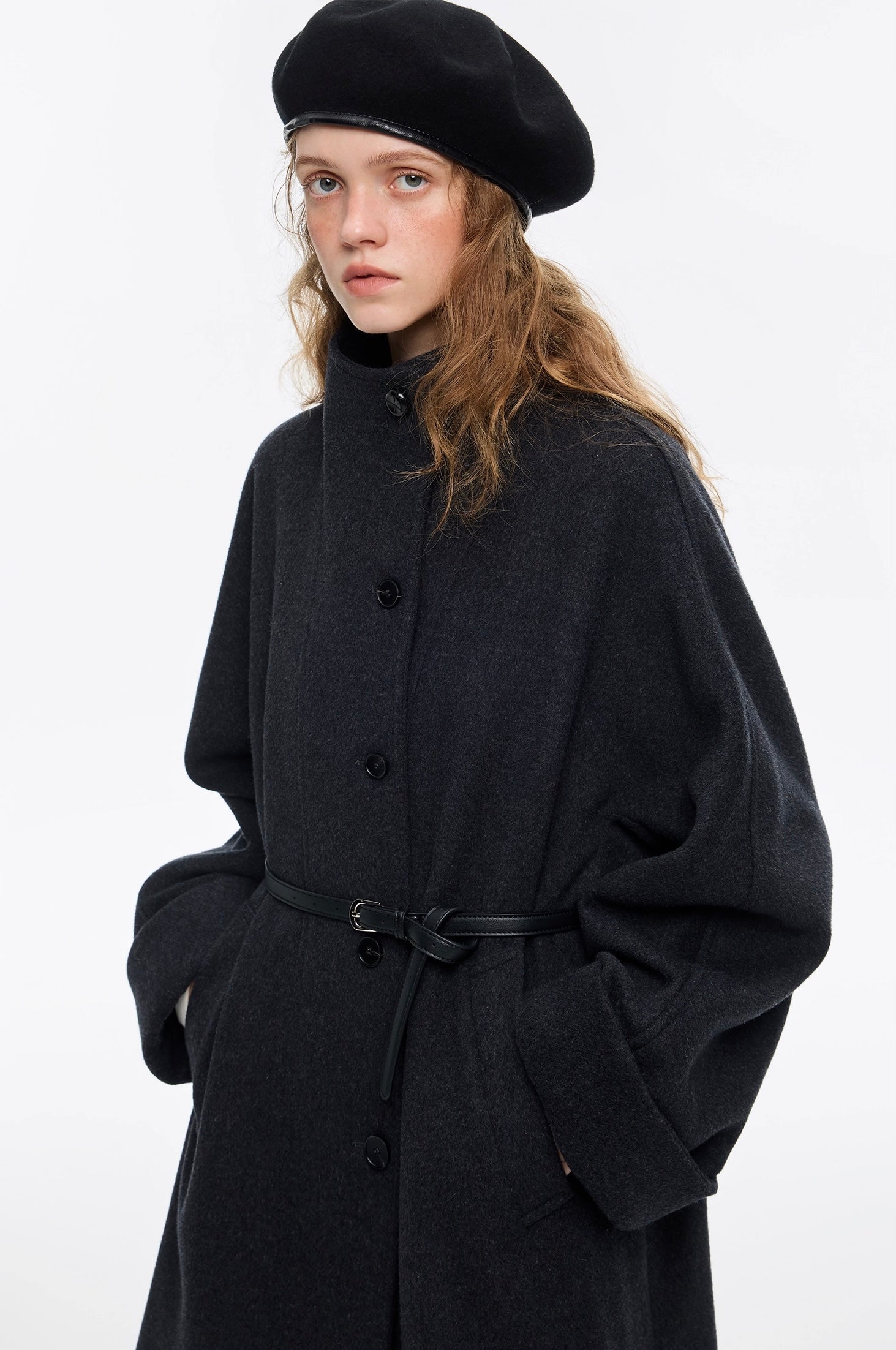 ウールスタンドカラー ケープシルエットコート
C3367