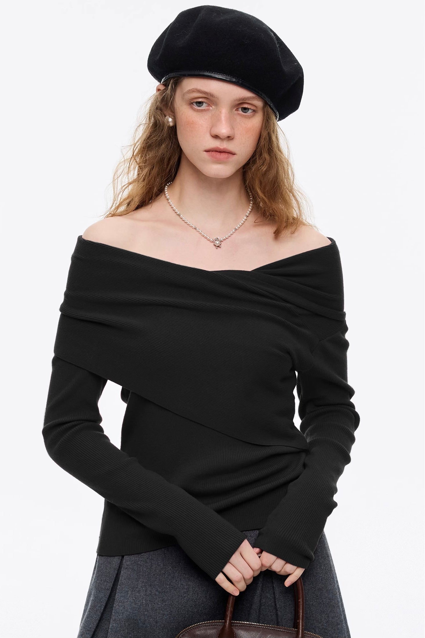 ワンショルダーギャザーウールニット
C3365