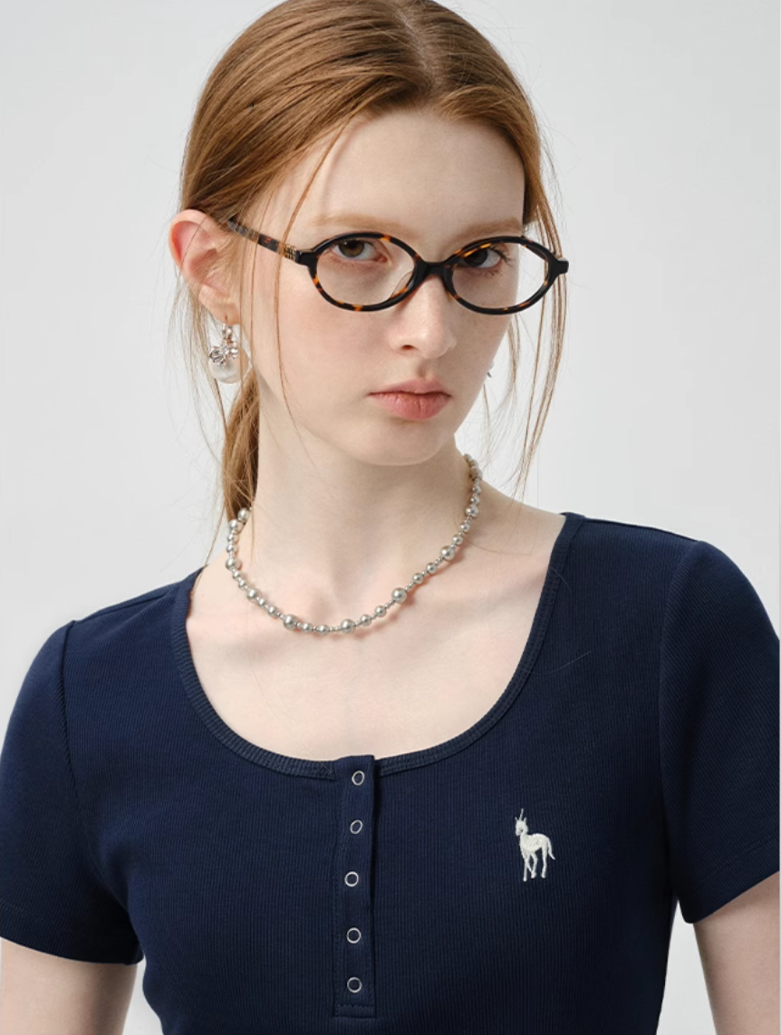 ヘンリーネックアニマル刺繍TシャツC2841