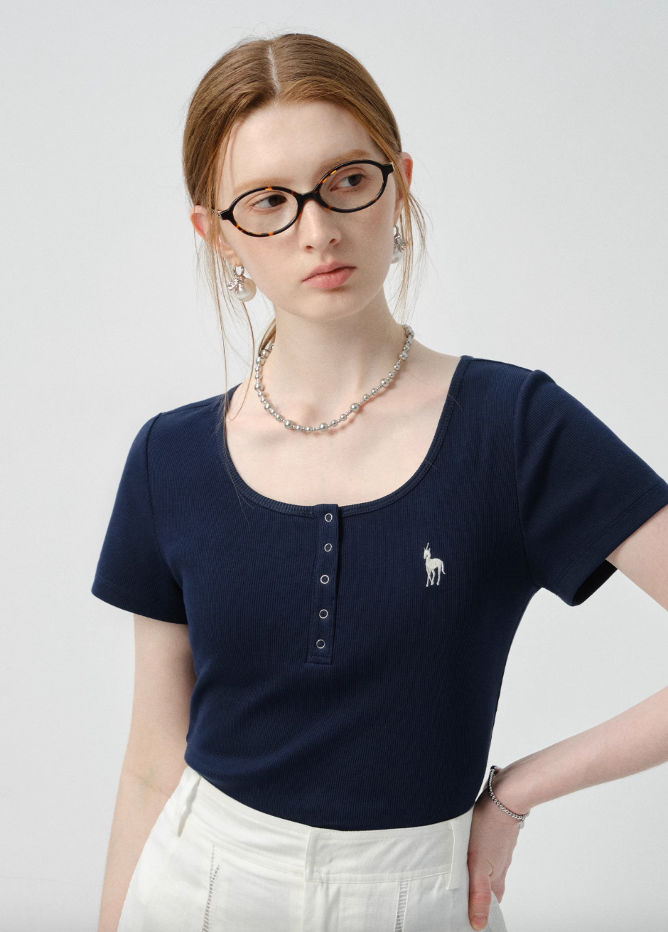 ヘンリーネックアニマル刺繍TシャツC2841