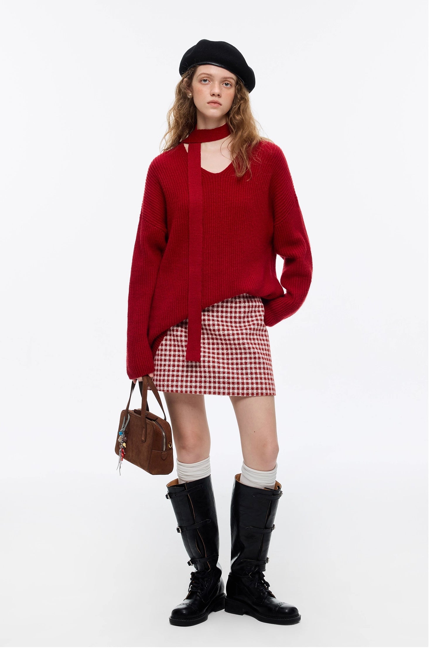 スカーフ付きフェスティブニット
C3372