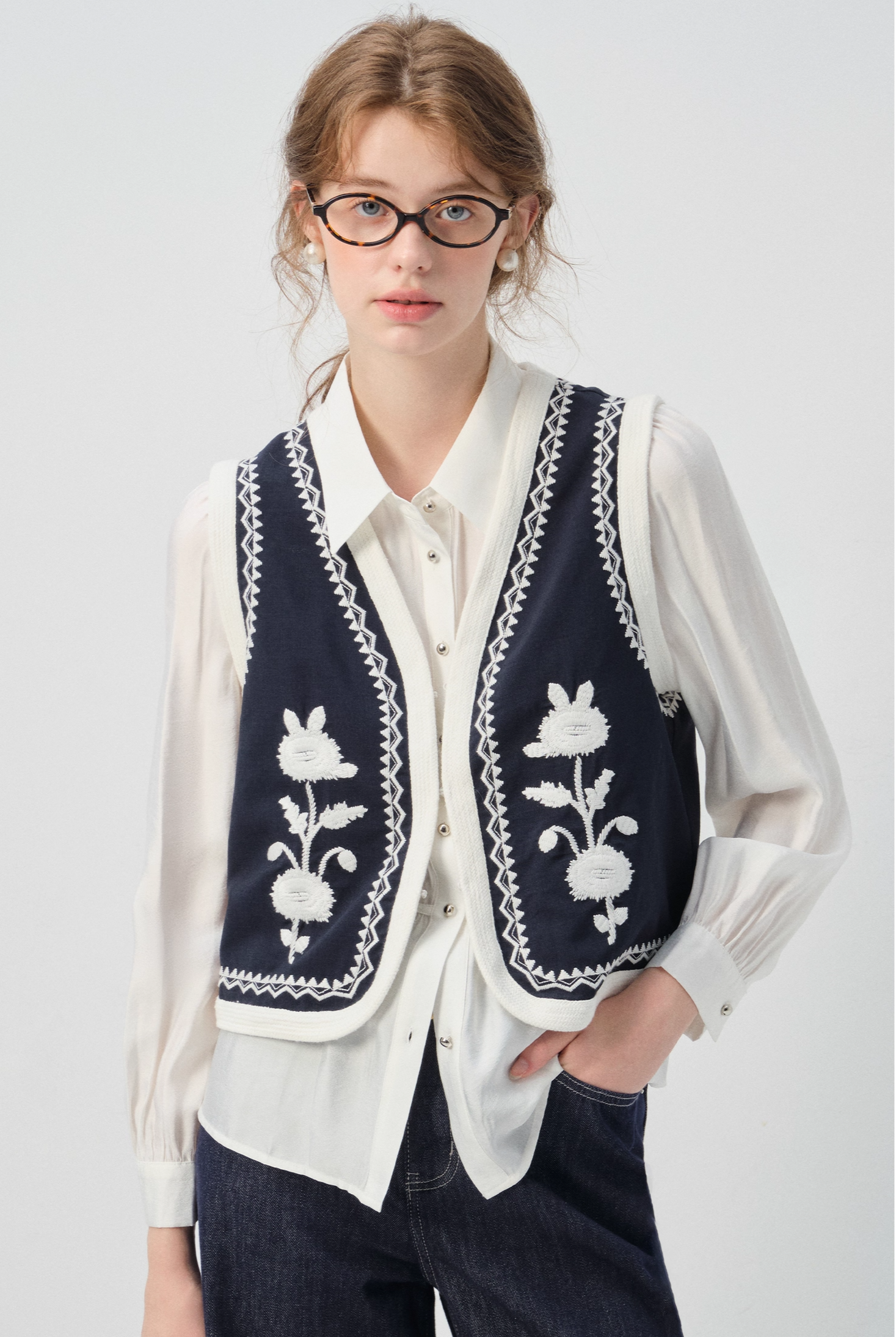 レトロ刺繍ベスト
C3004