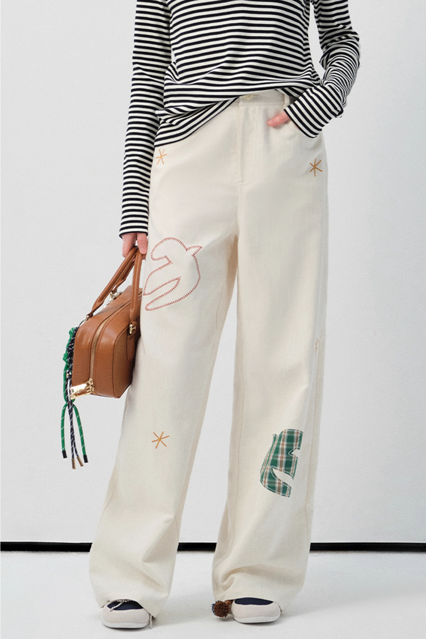 アップリケ刺繍ストレートパンツ
C3011