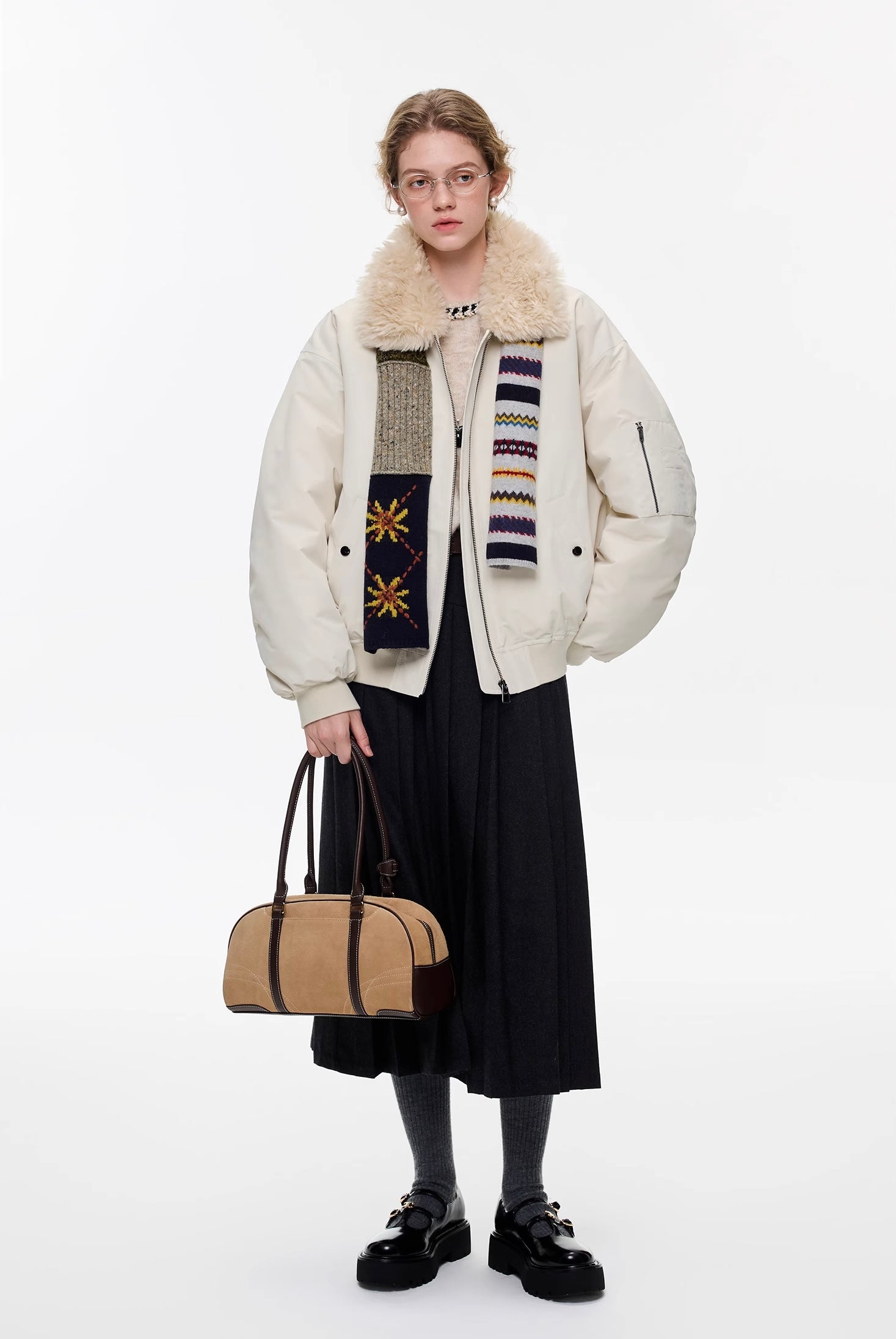 ウールブレンドスリムアッププリーツスカート
C3369