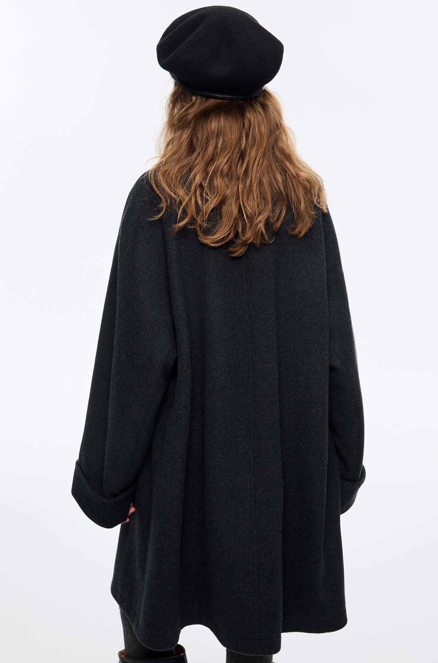 ウールスタンドカラー ケープシルエットコート
C3367