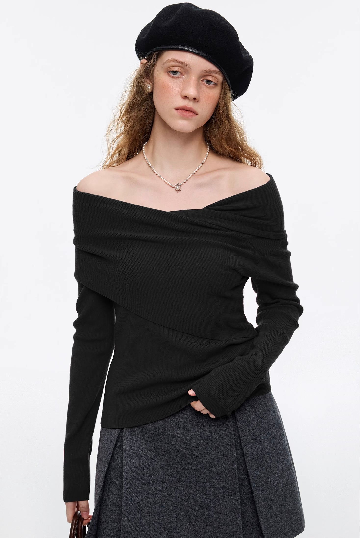 ワンショルダーギャザーウールニット
C3365