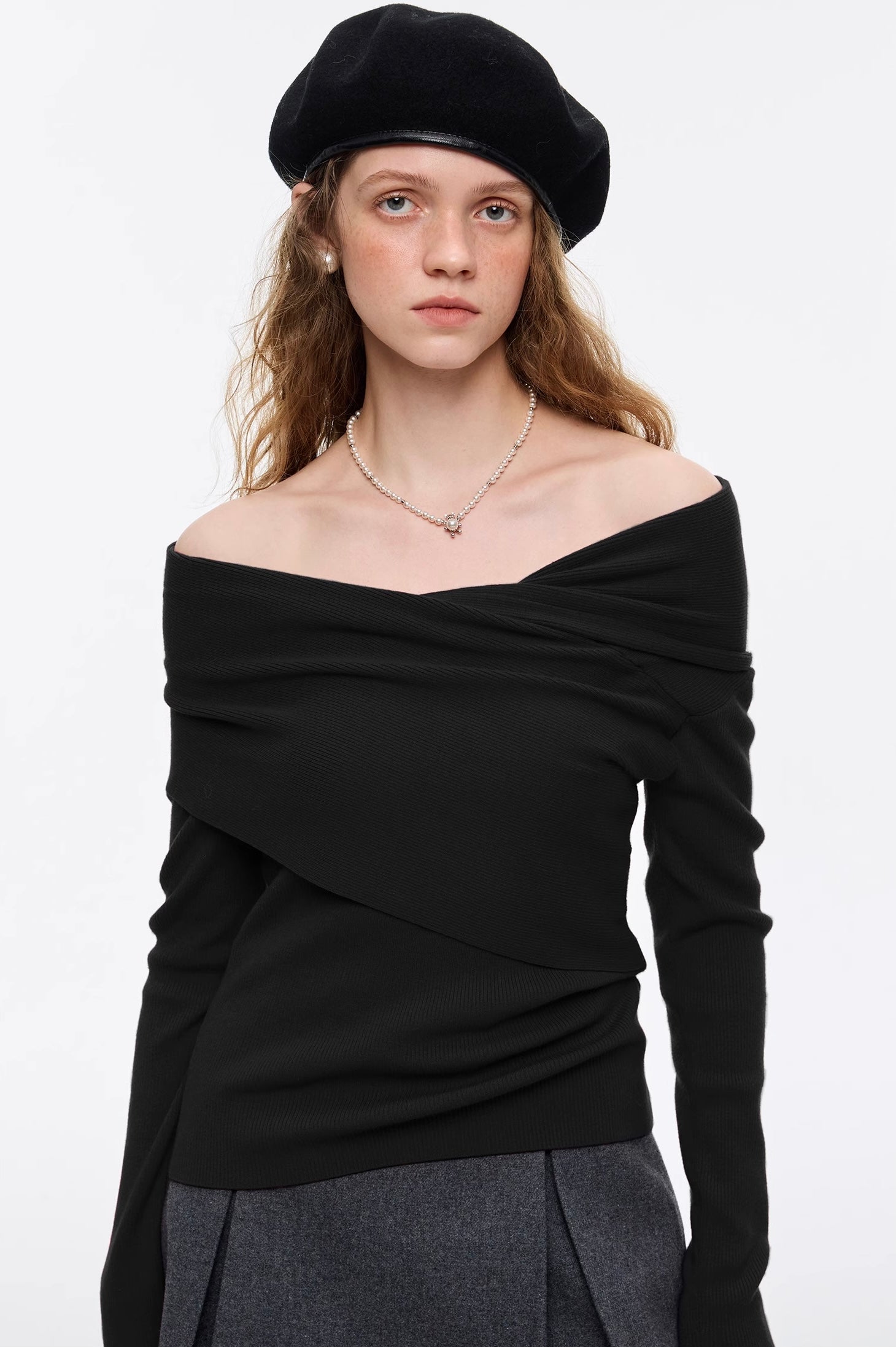 ワンショルダーギャザーウールニット
C3365