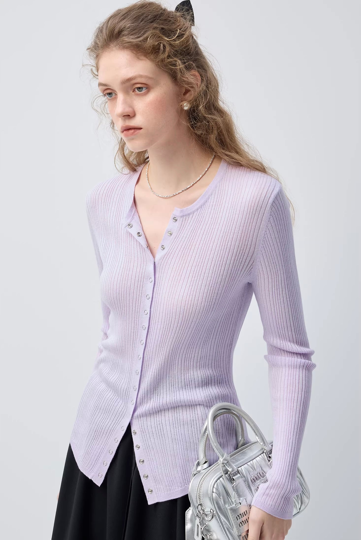 シルバーボタン ウールニットトップス
C3375