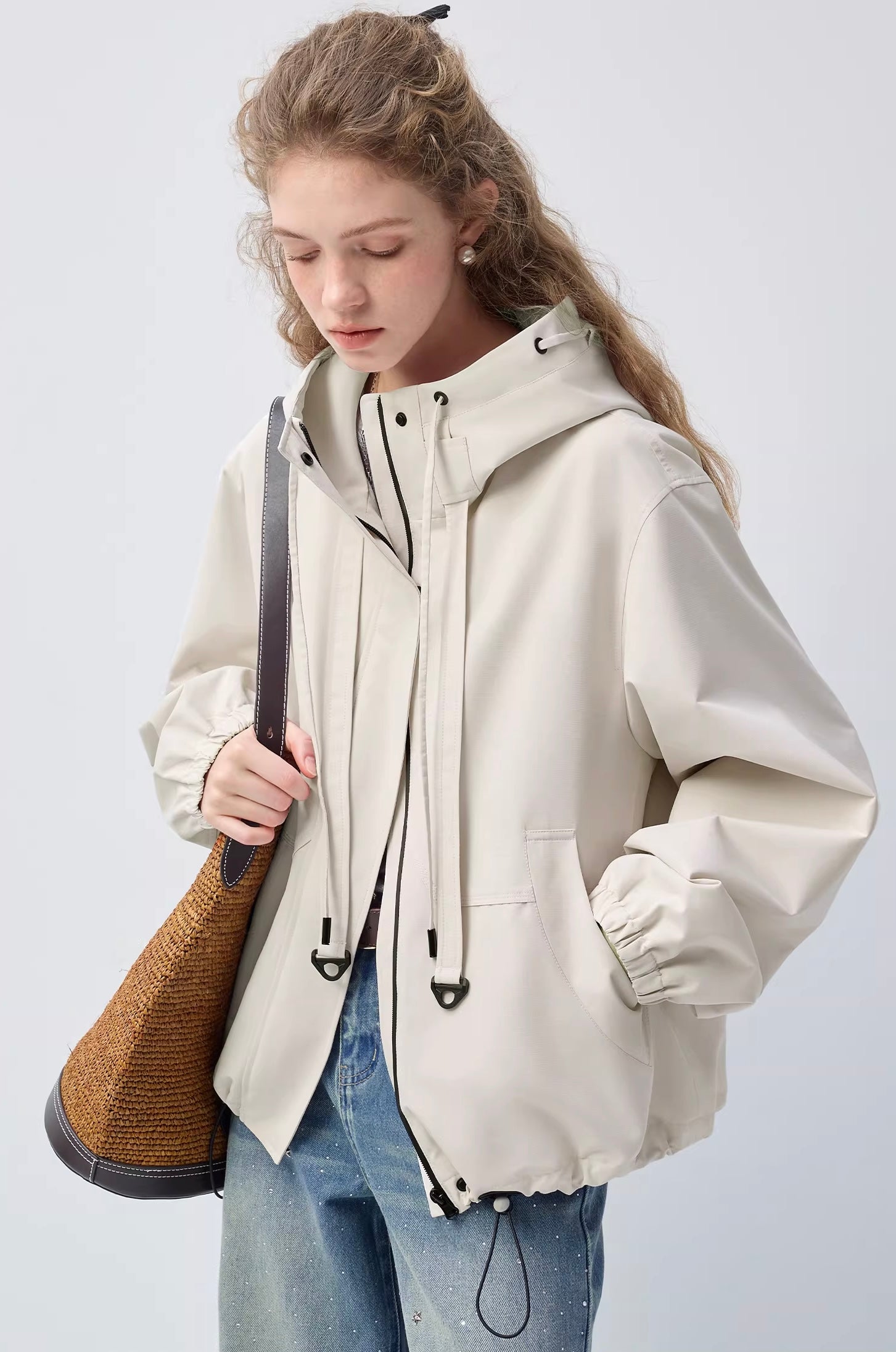 ドローストリングマットテクスチャーシェルジャケット
C3377