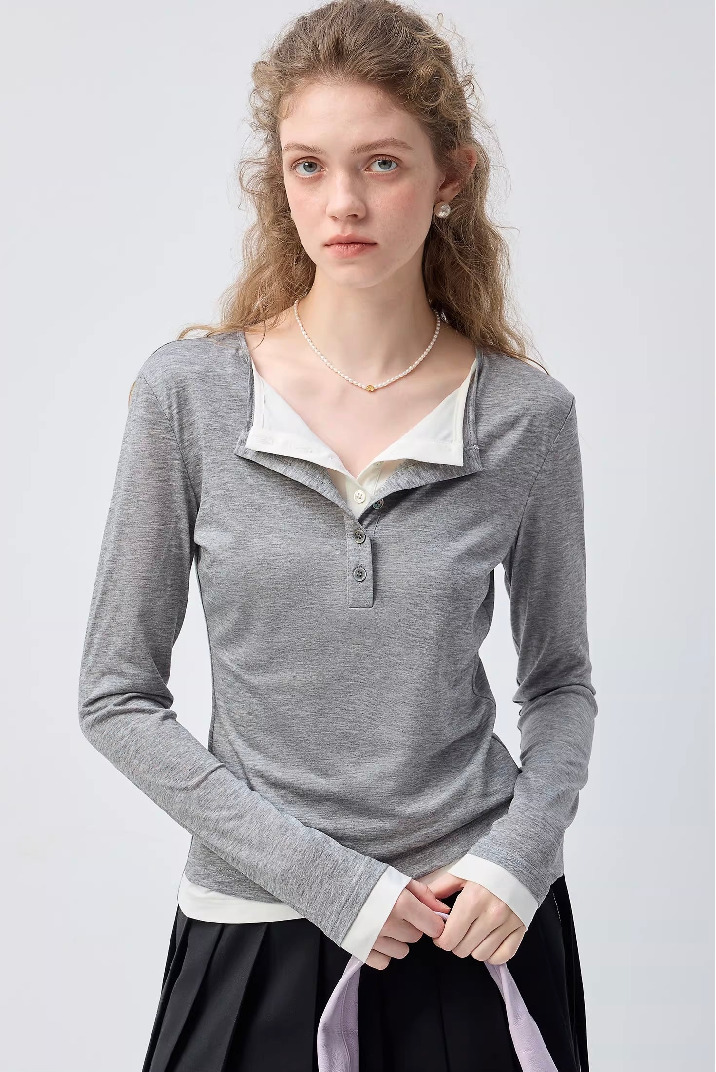 ヘンリーネックレイヤード風ウールトップス
C3394