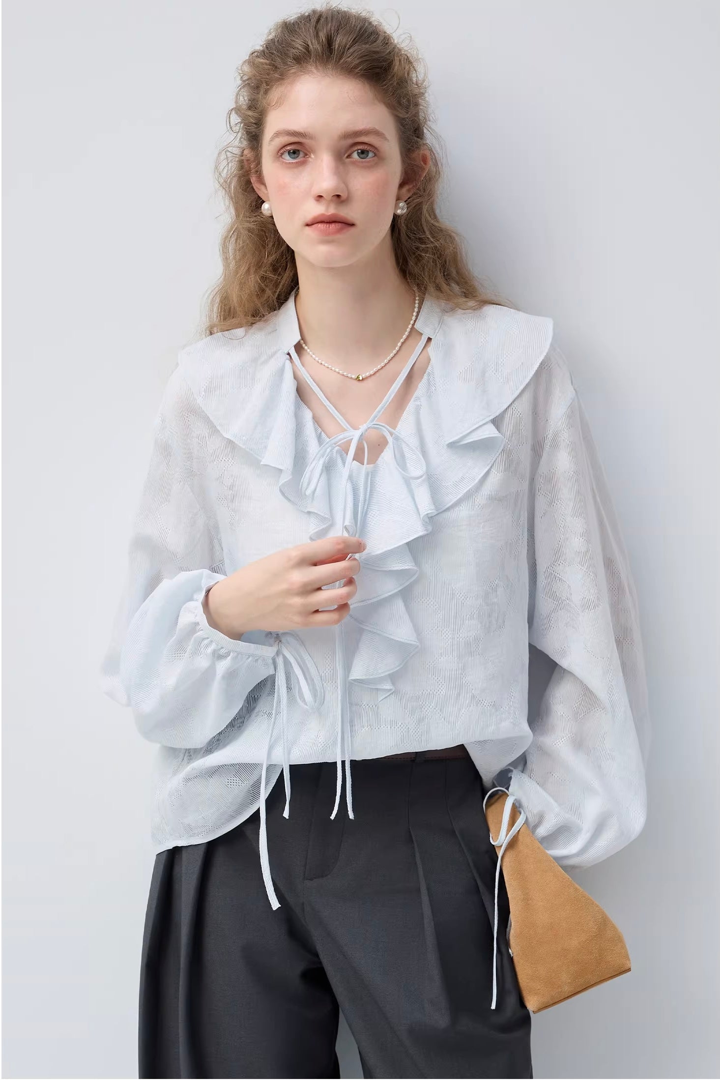 フレンチフリルランタンスリーブジャカードトップス
C3413