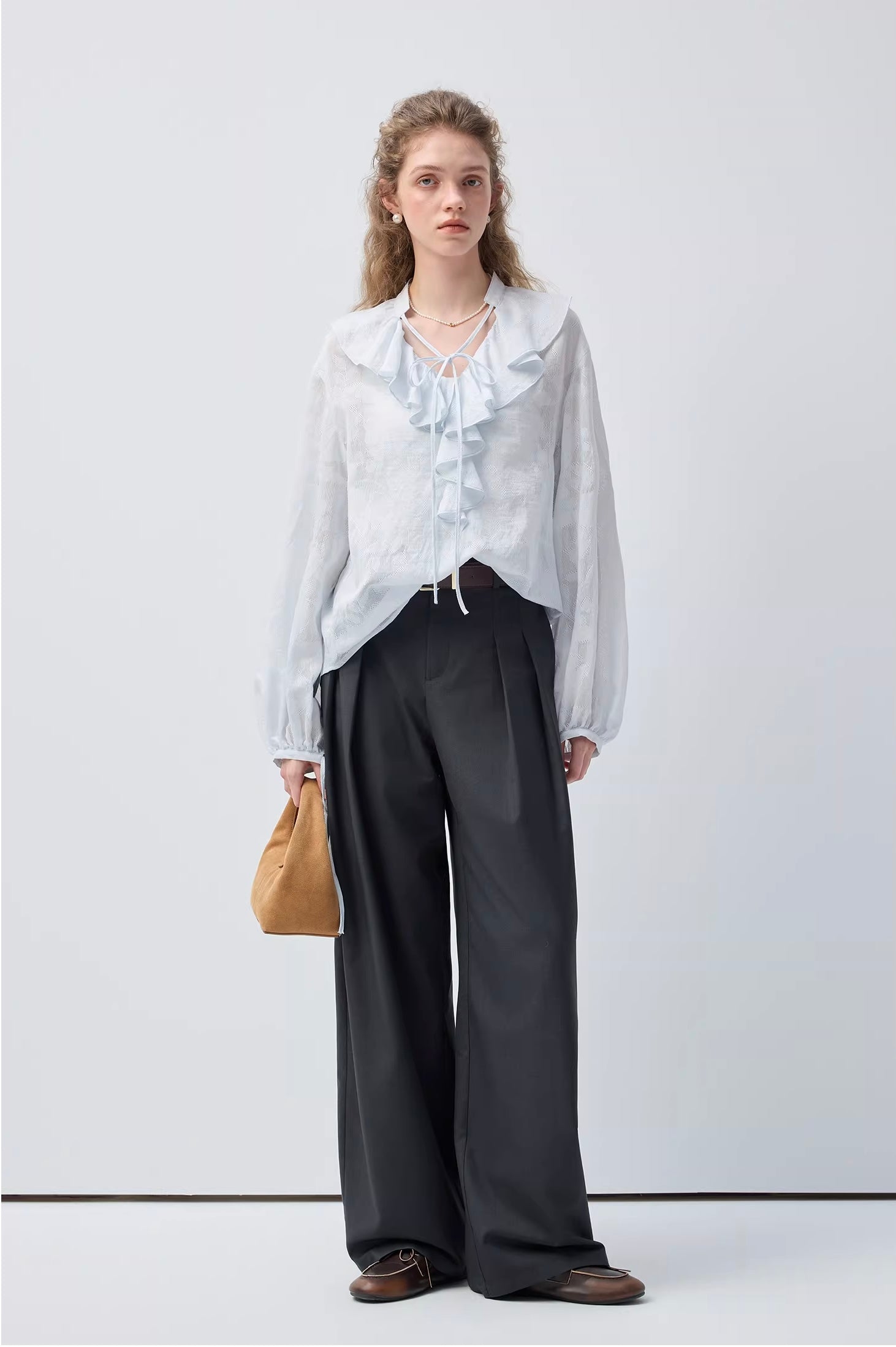 フレンチフリルランタンスリーブジャカードトップス
C3413