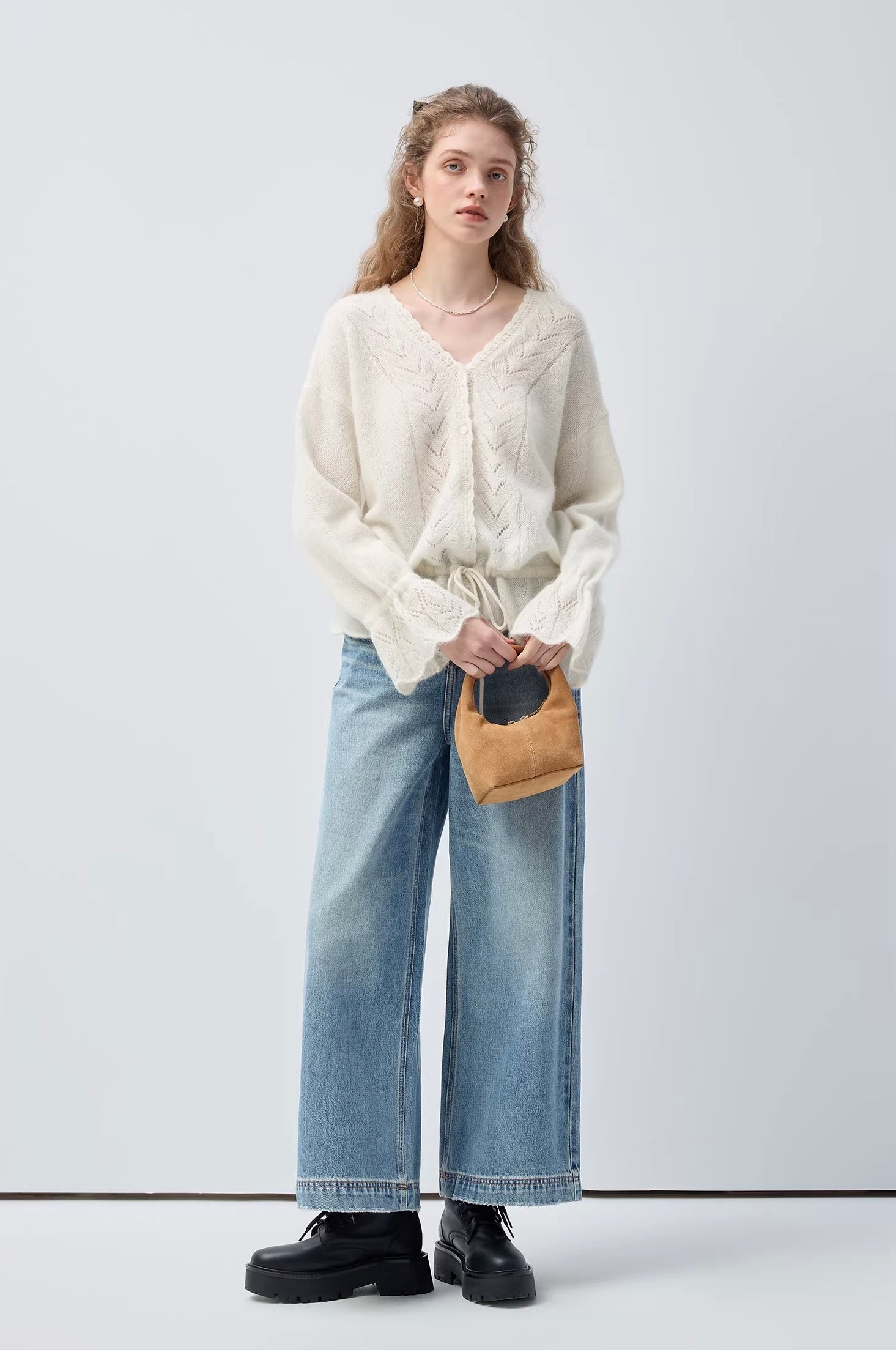 ドローストリングVネック ウールカーディガン
C3422