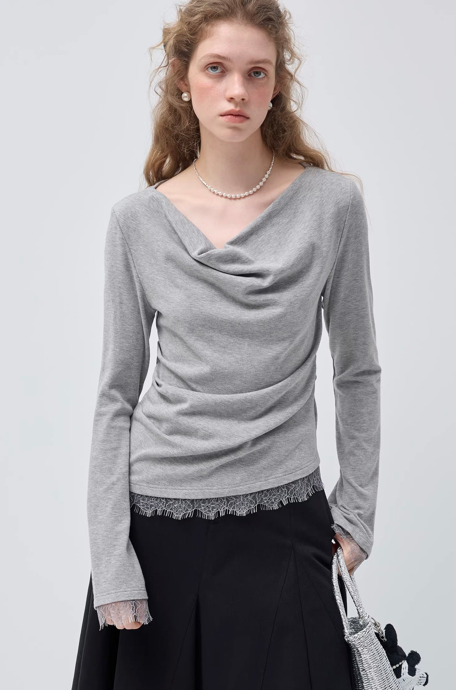 ドレープネックレースコンビ ニットロングスリーブ
C3426