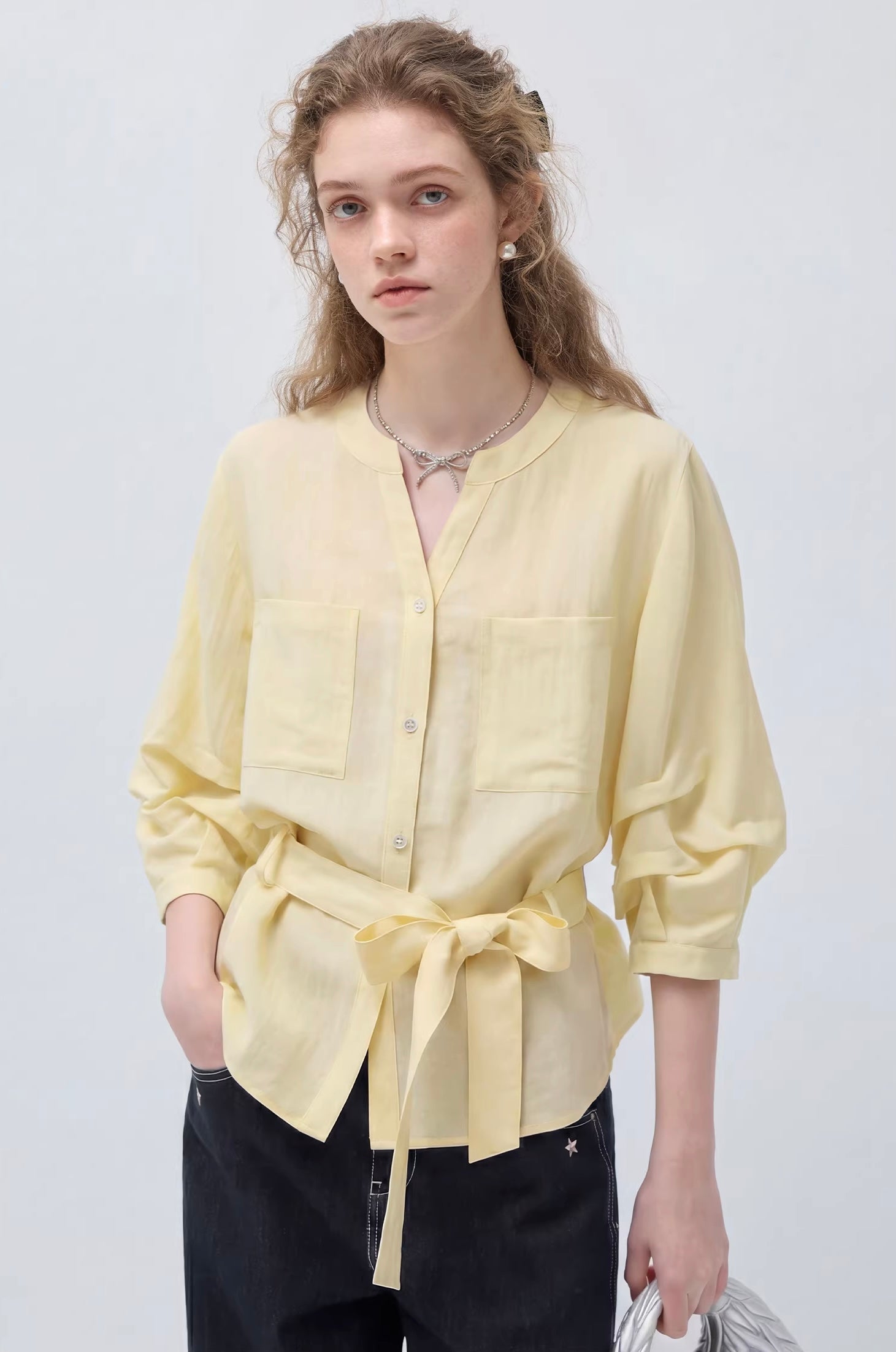 シェルボタンランタンスリーブブラウス
C3427