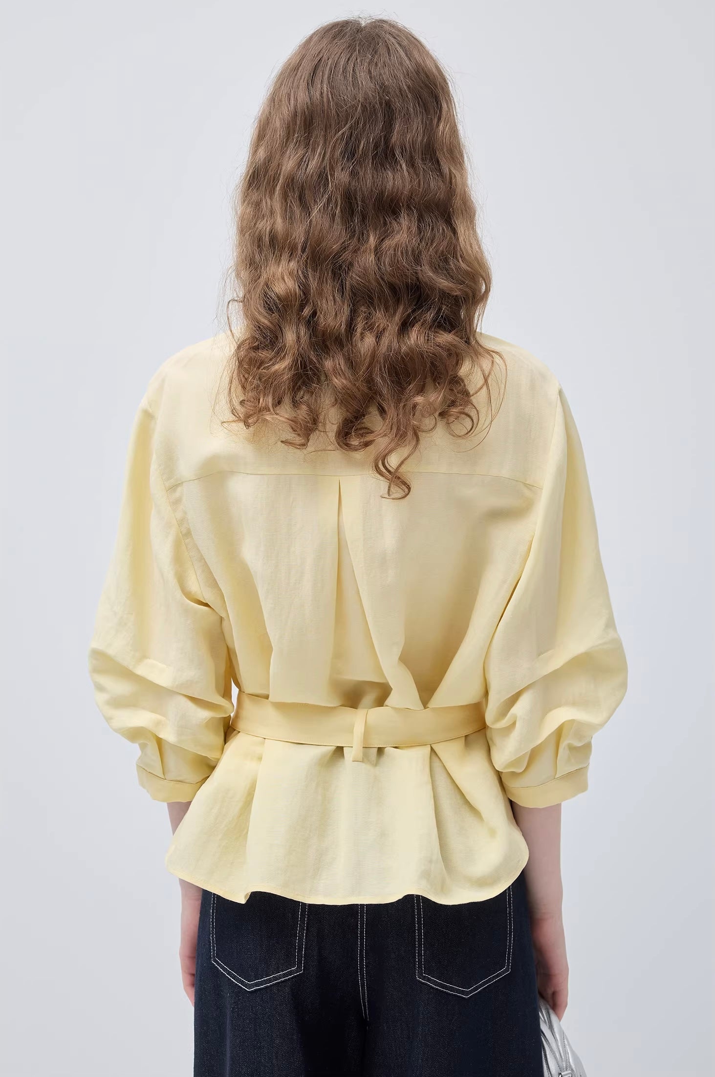 シェルボタンランタンスリーブブラウス
C3427