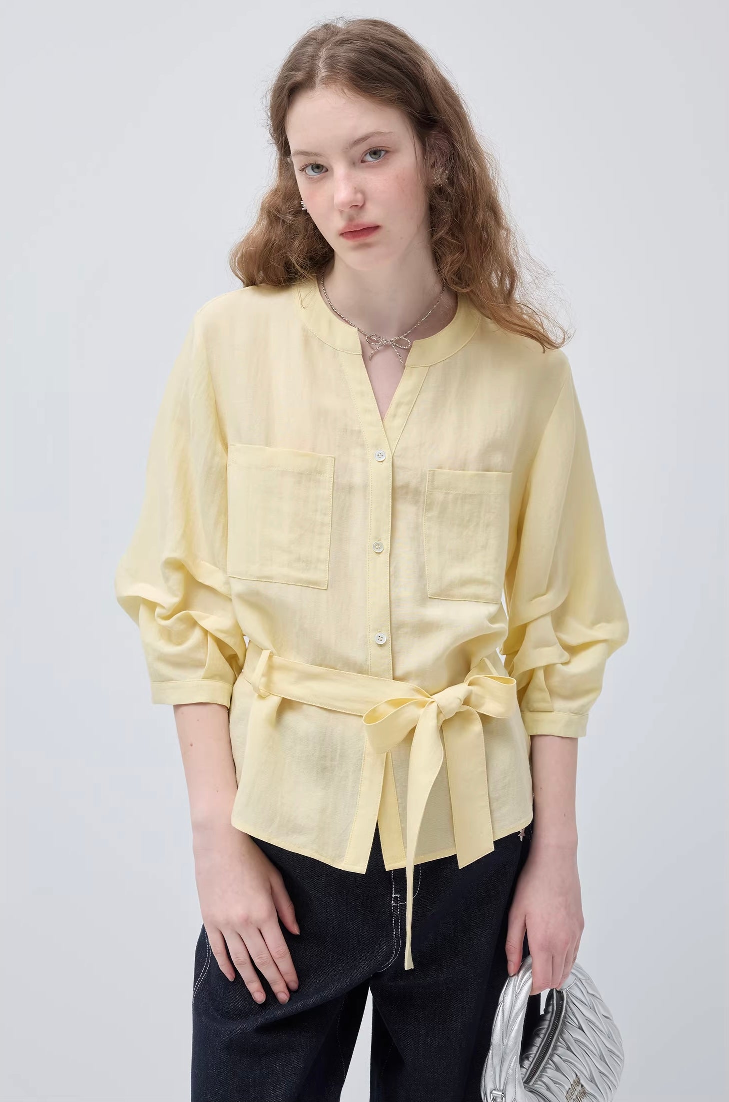 シェルボタンランタンスリーブブラウス
C3427