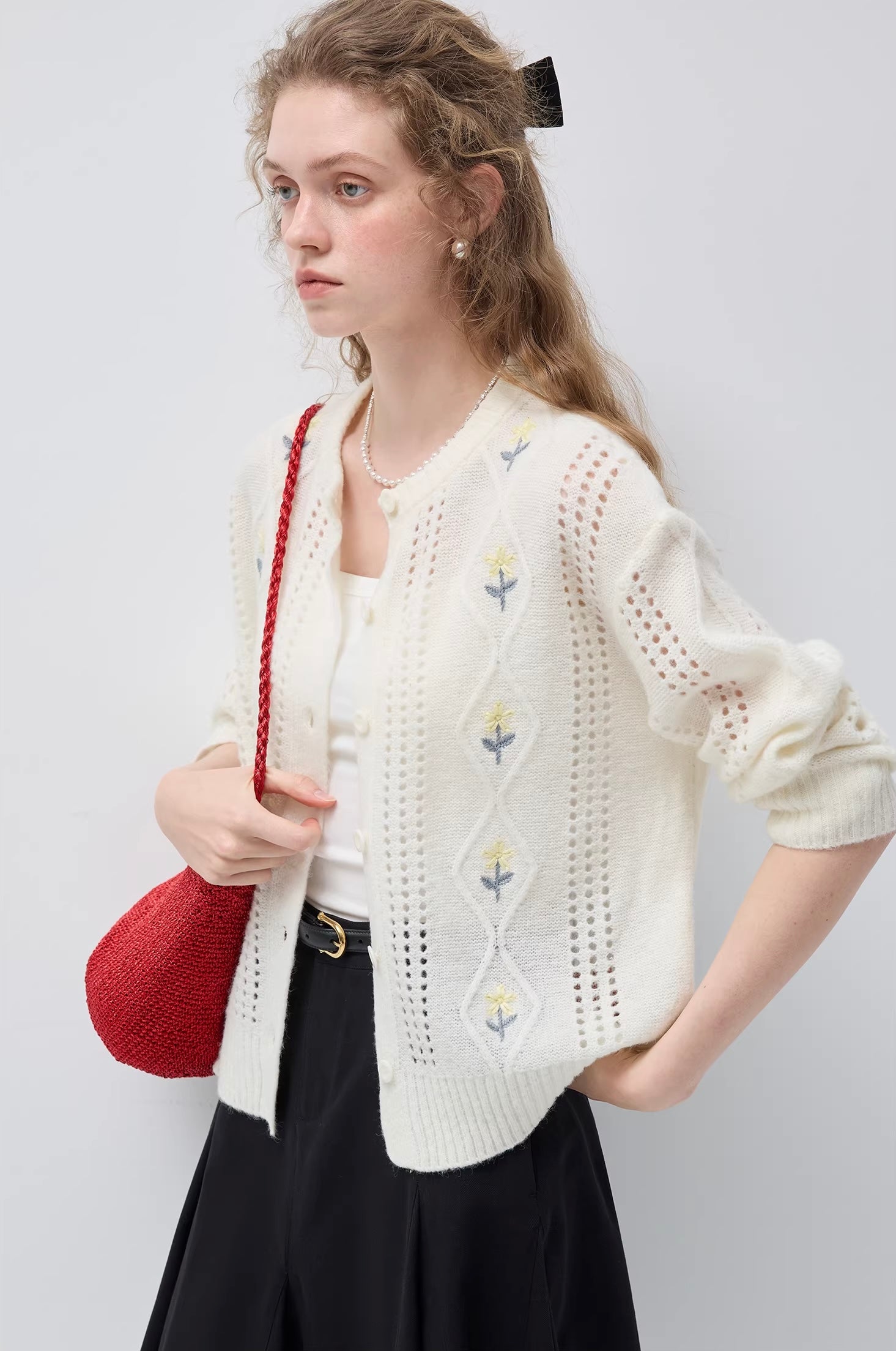 フラワー刺繍ウールカーディガン
C3443