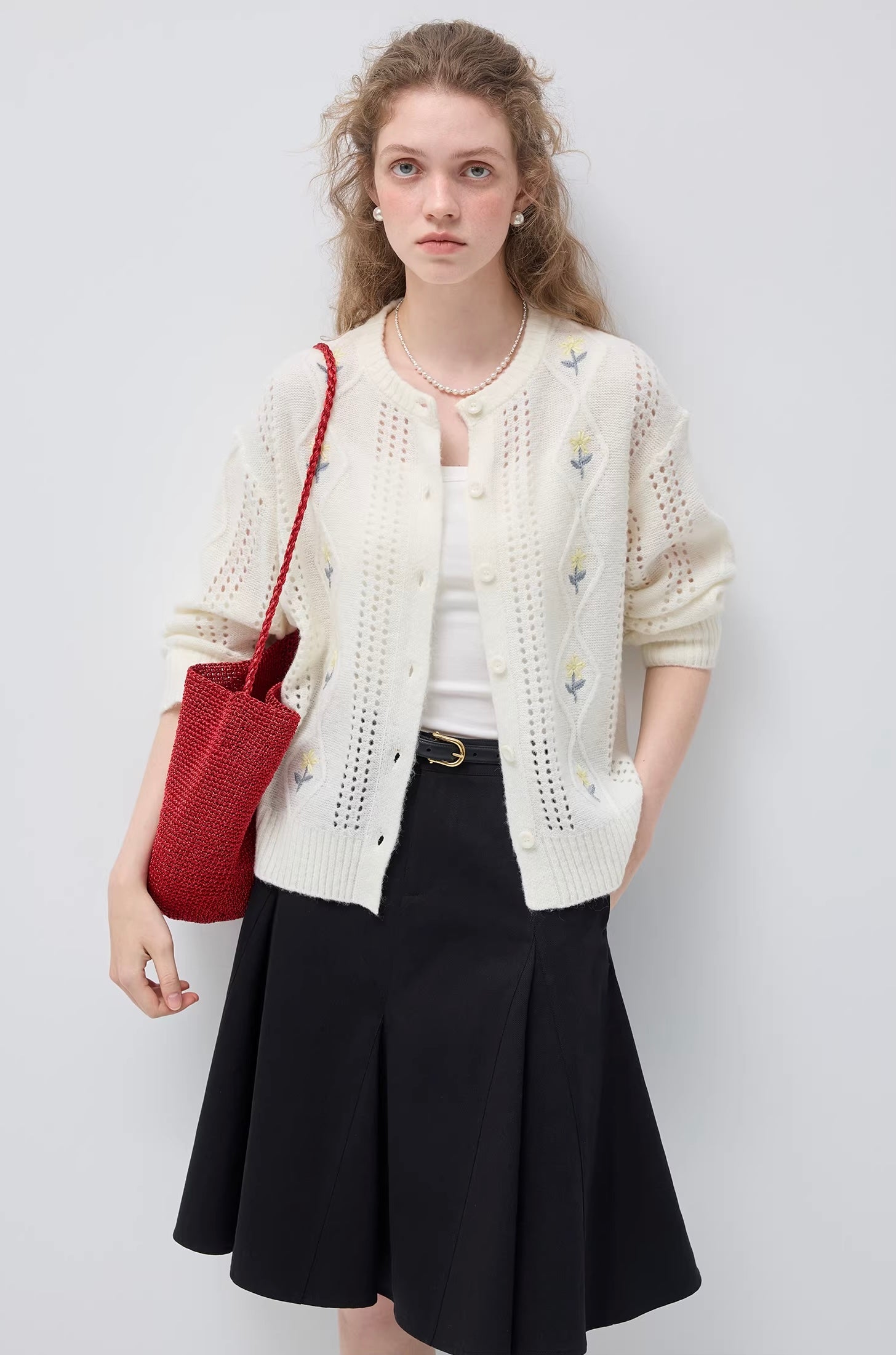 フラワー刺繍ウールカーディガン
C3443