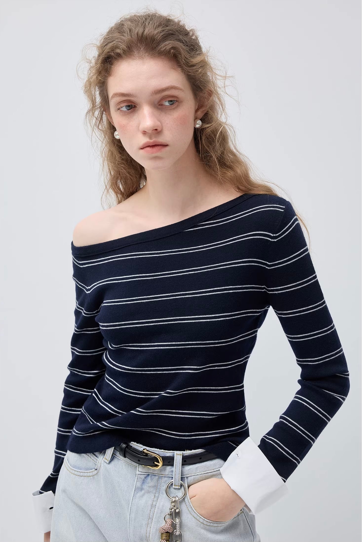 アシメショルダーストライプ ウールトップス
C3444