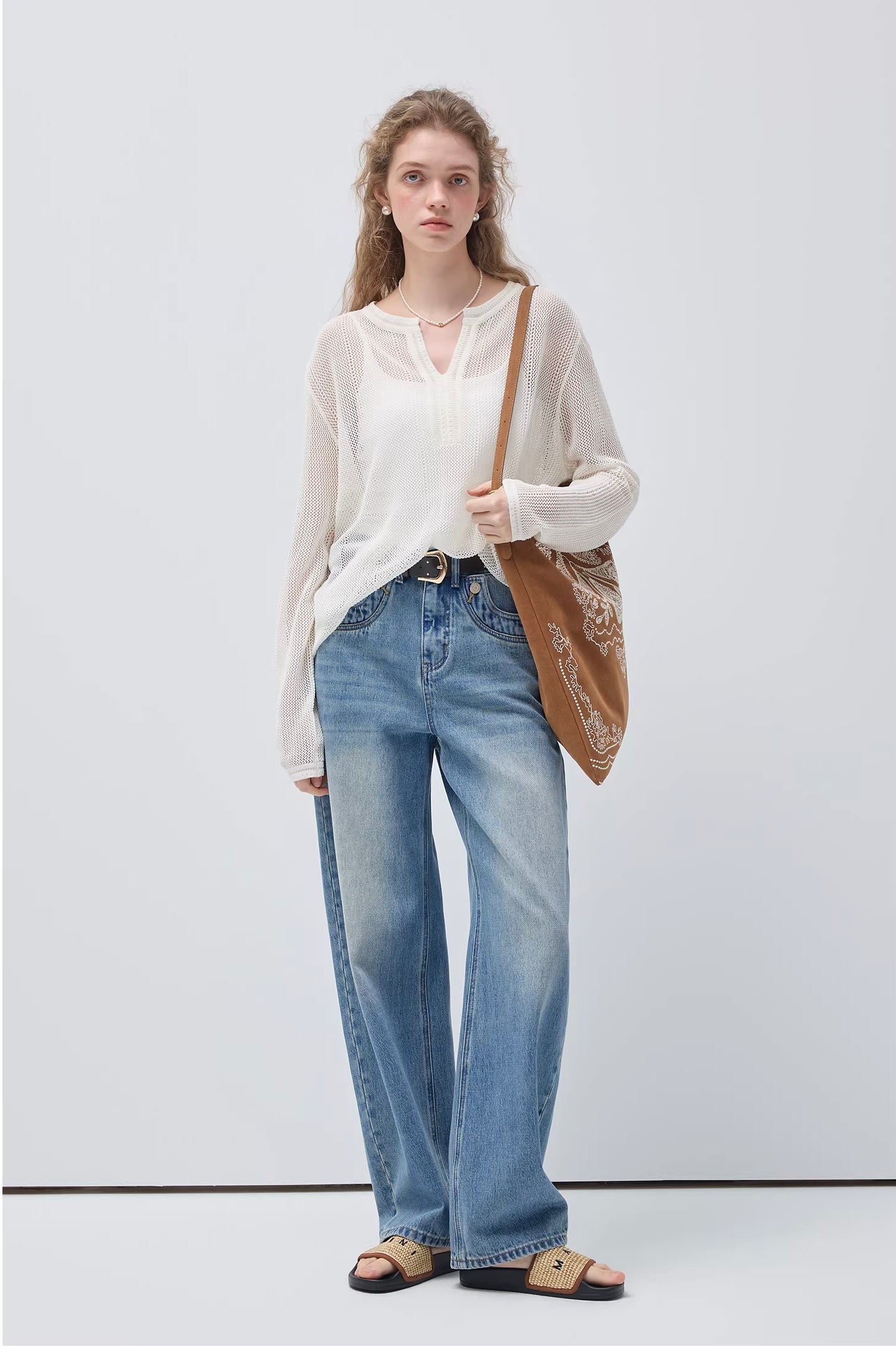 リヨセルシアー透かし編み Vネックニット
C3445