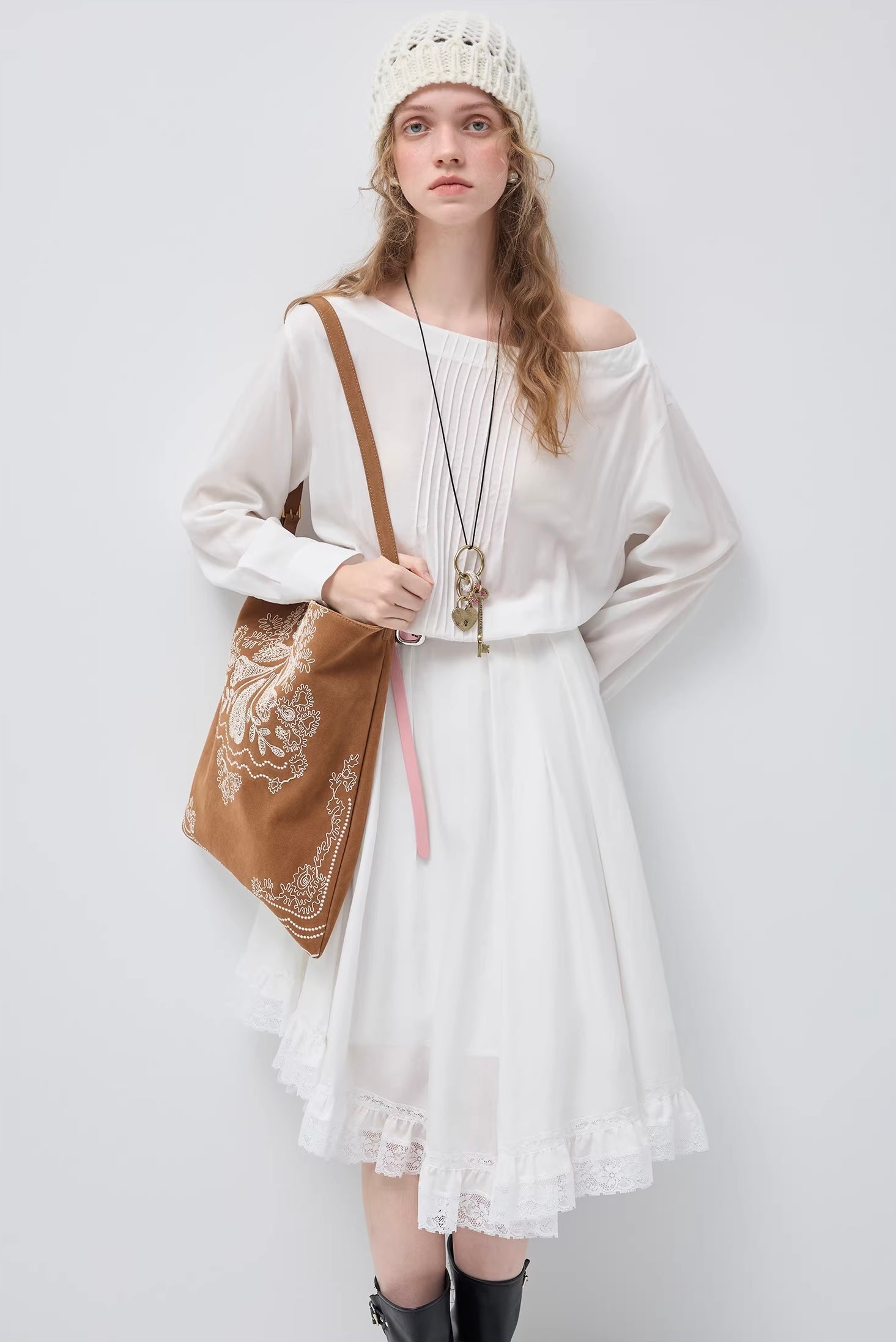 ピュアムード オフショルレースワンピース
C3449