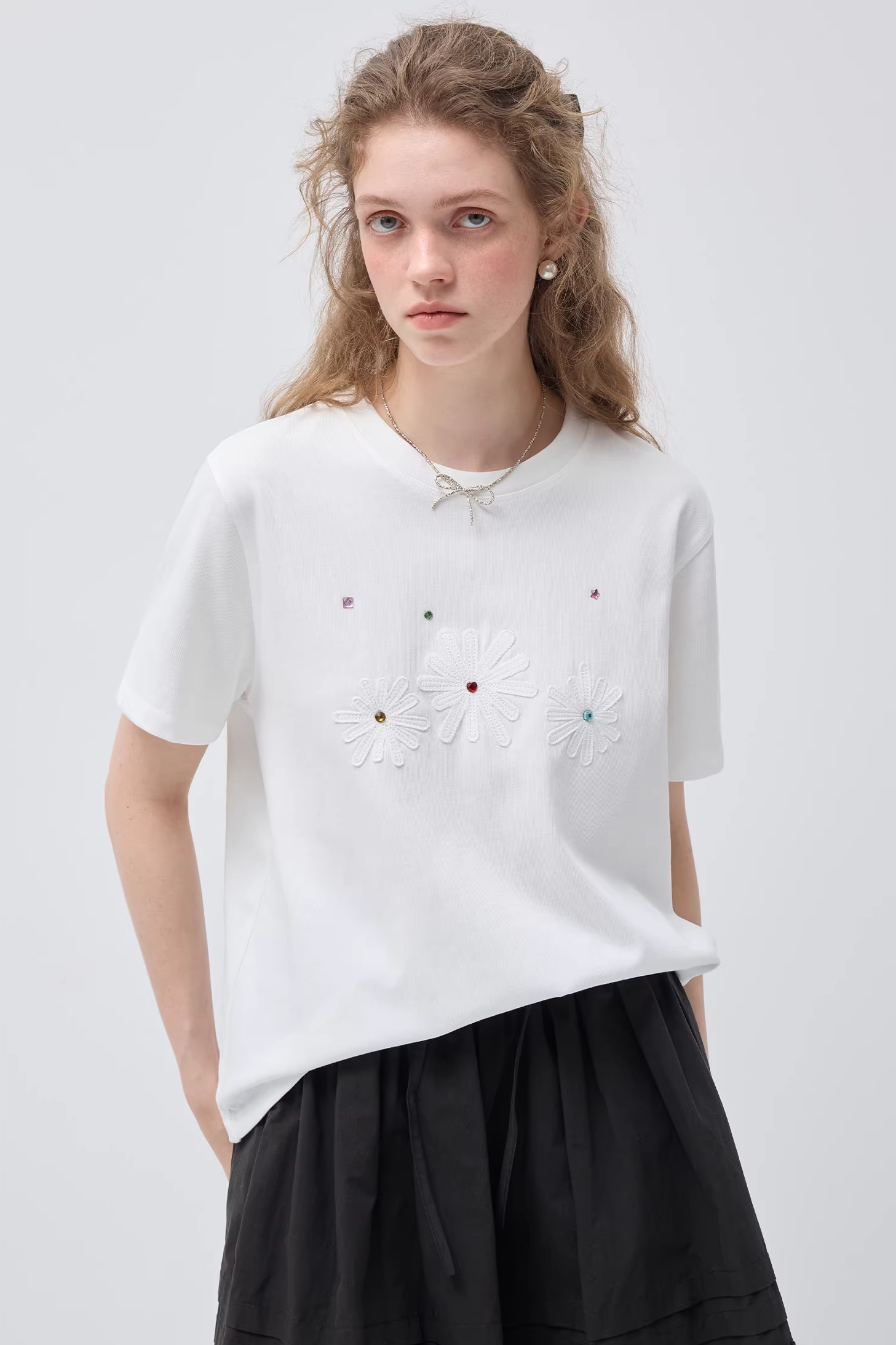 ラウンドネックパッチ刺繍入りカジュアルTシャツC3517