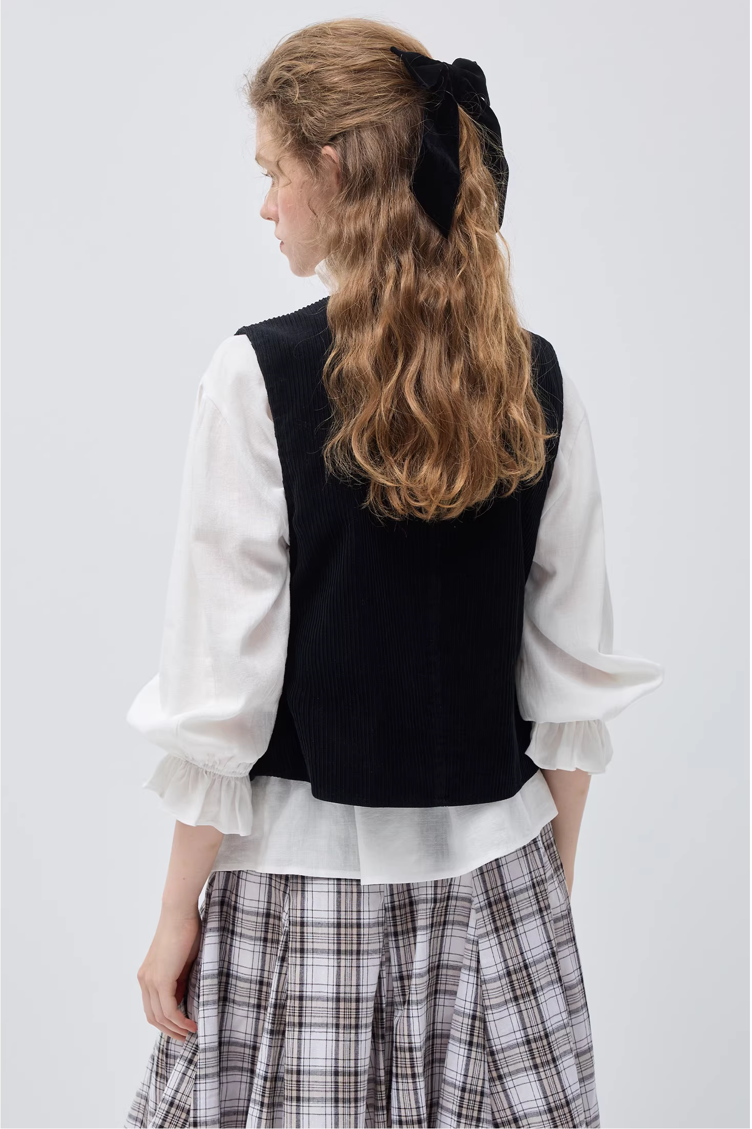 VネックスリムノースリーブベストC3546