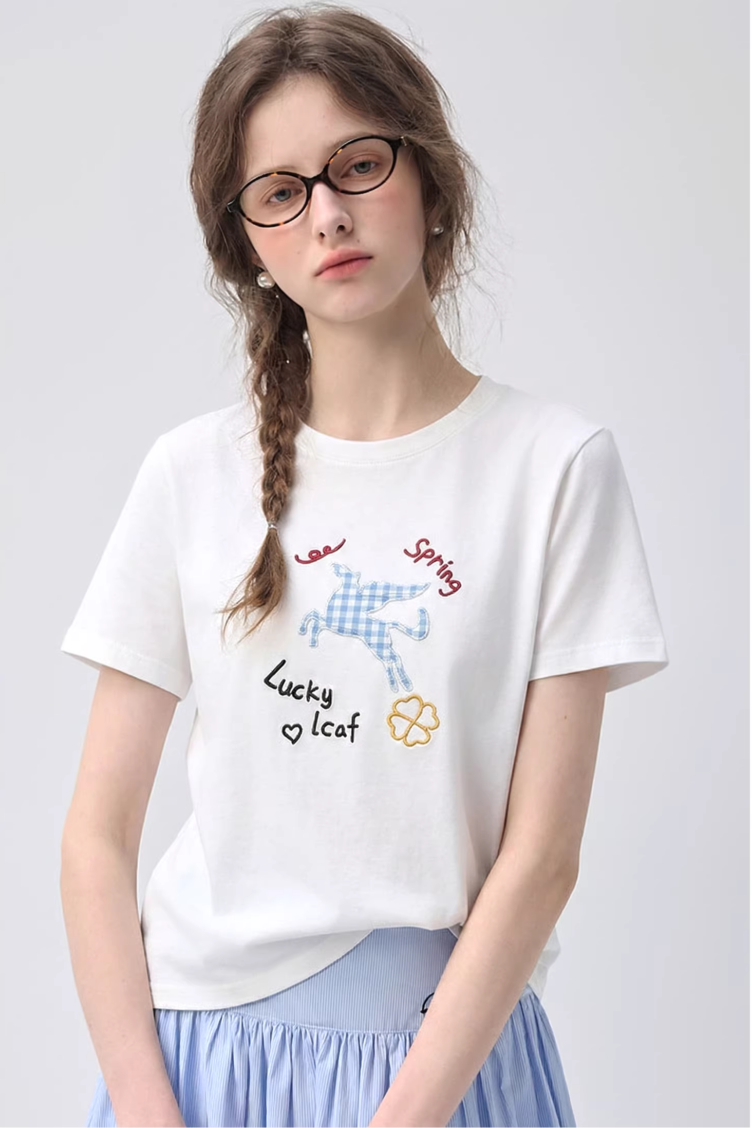 パッチ付きペガサスレター刺繍TシャツC3552