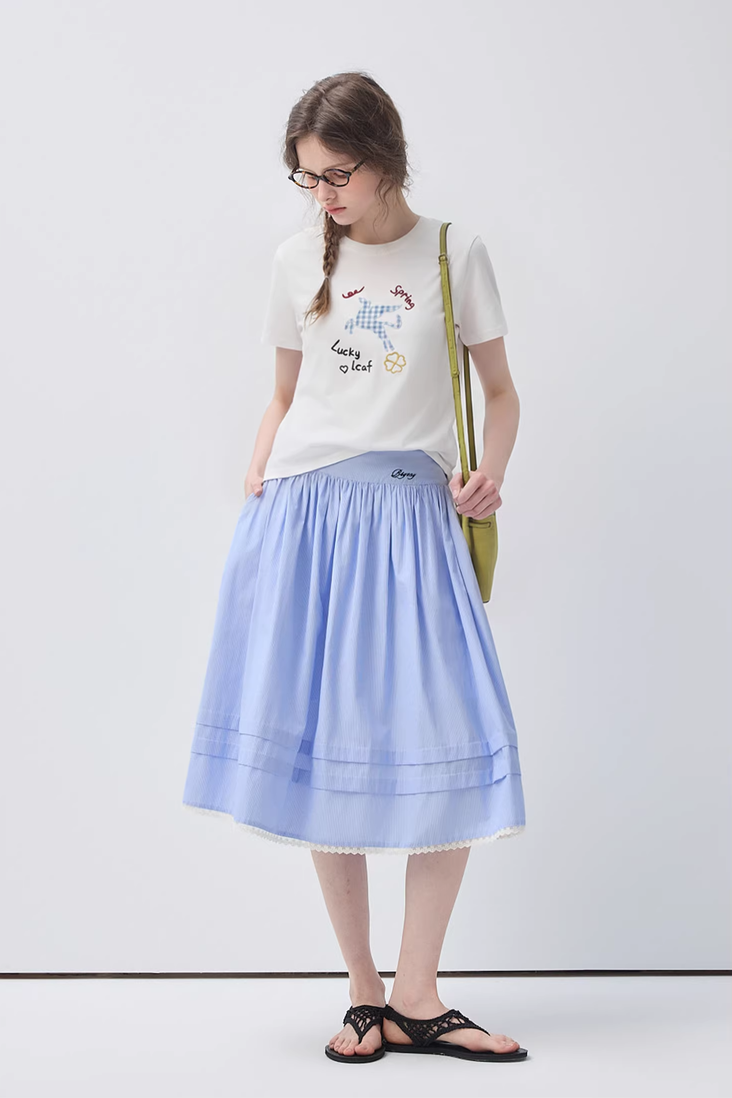 パッチ付きペガサスレター刺繍TシャツC3552