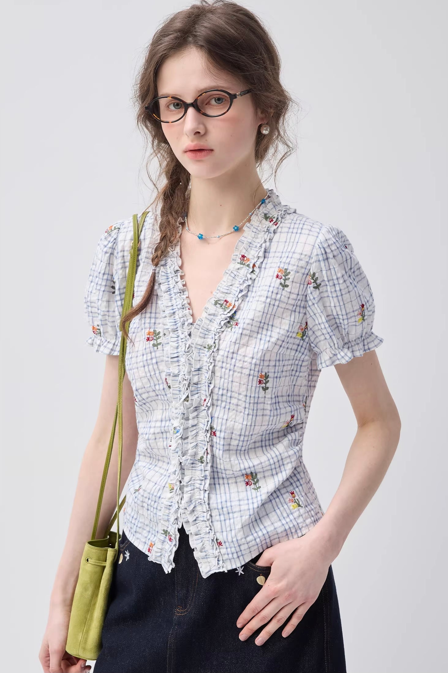 Vネックファンガスエッジチェック柄シャツ×スカートC3611