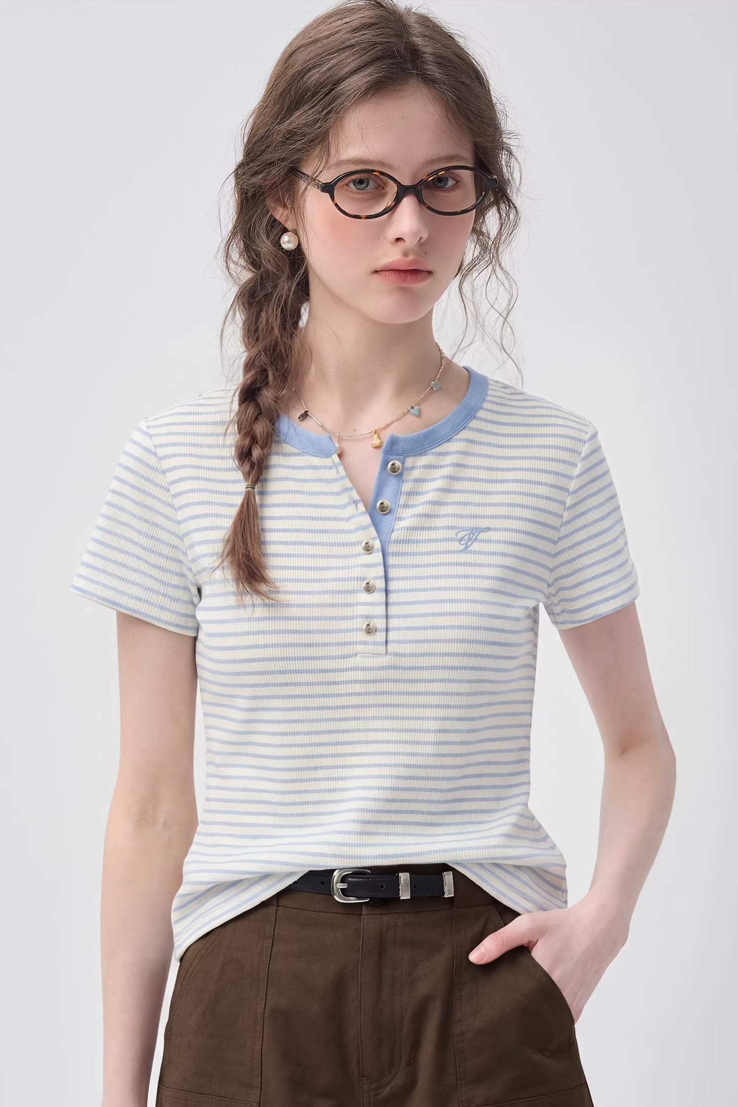 ハーフプラケットデザイン刺繍TシャツC3630