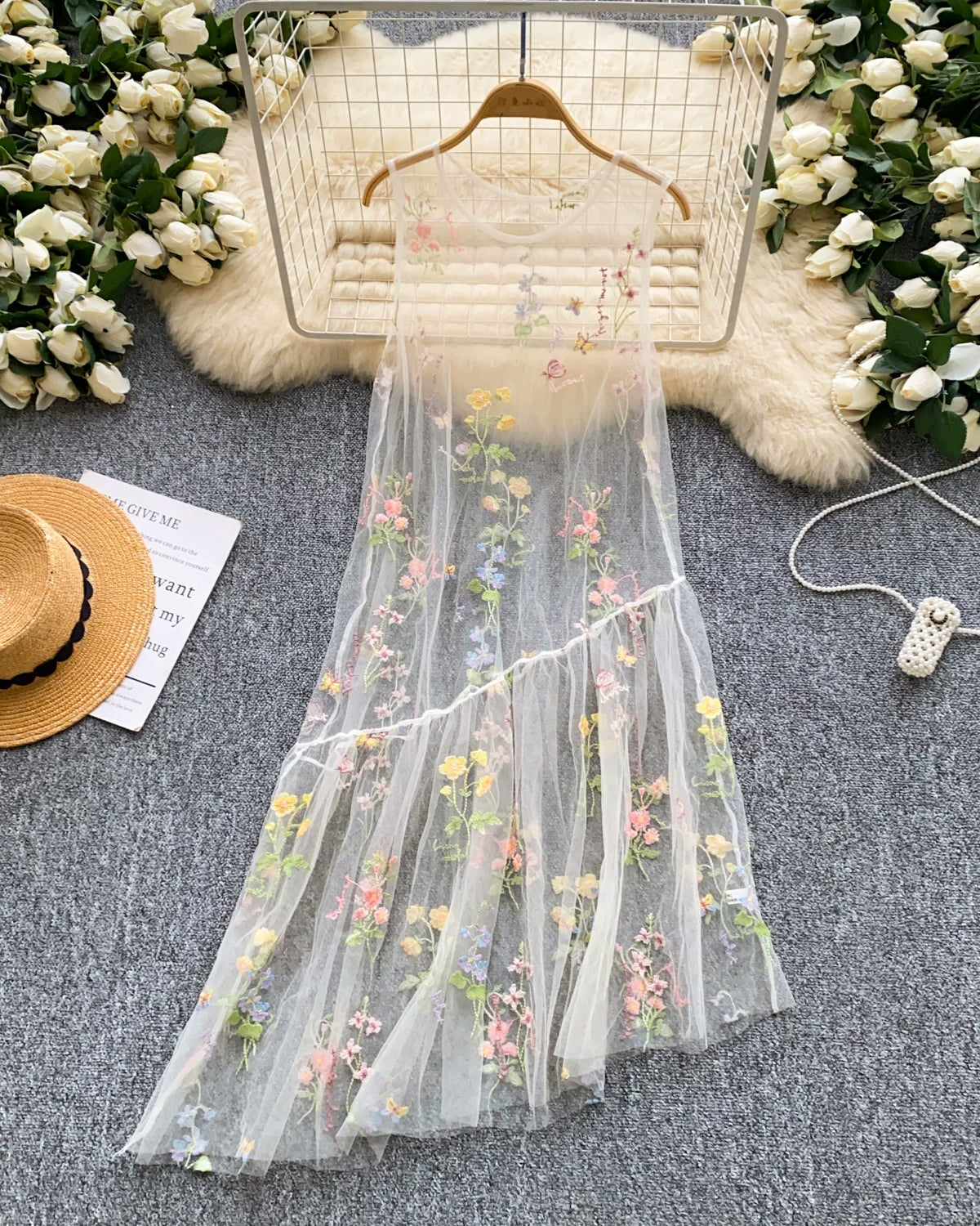 刺繍メッシュホワイトドレス C3822