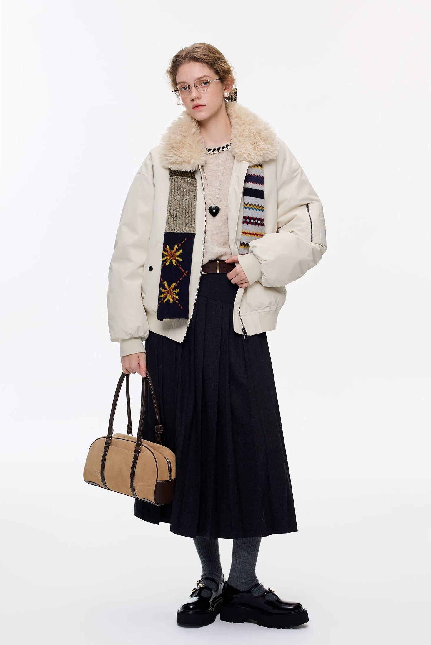 ウールブレンドスリムアッププリーツスカート
C3369