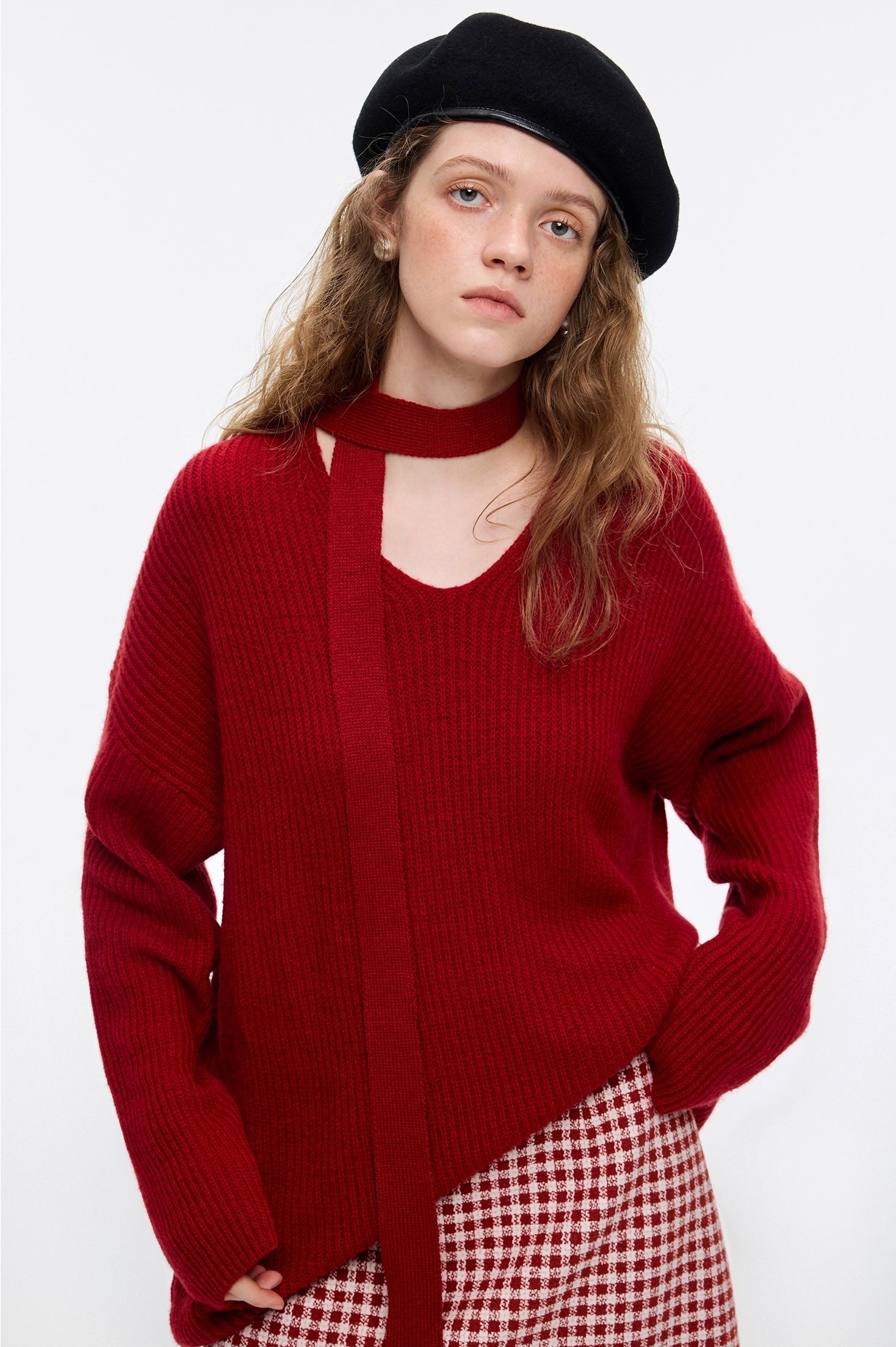 スカーフ付きフェスティブニット
C3372