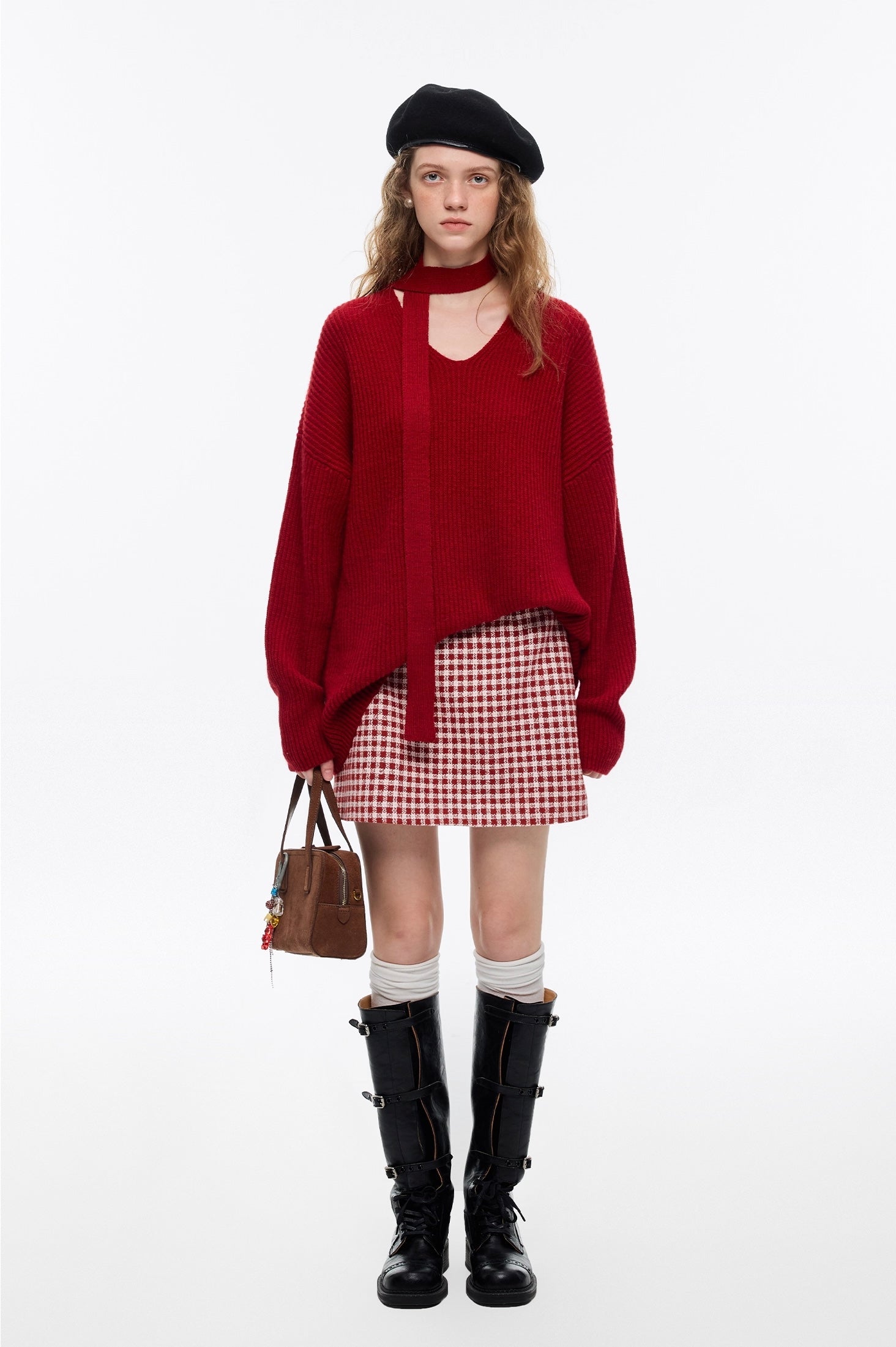 スカーフ付きフェスティブニット
C3372