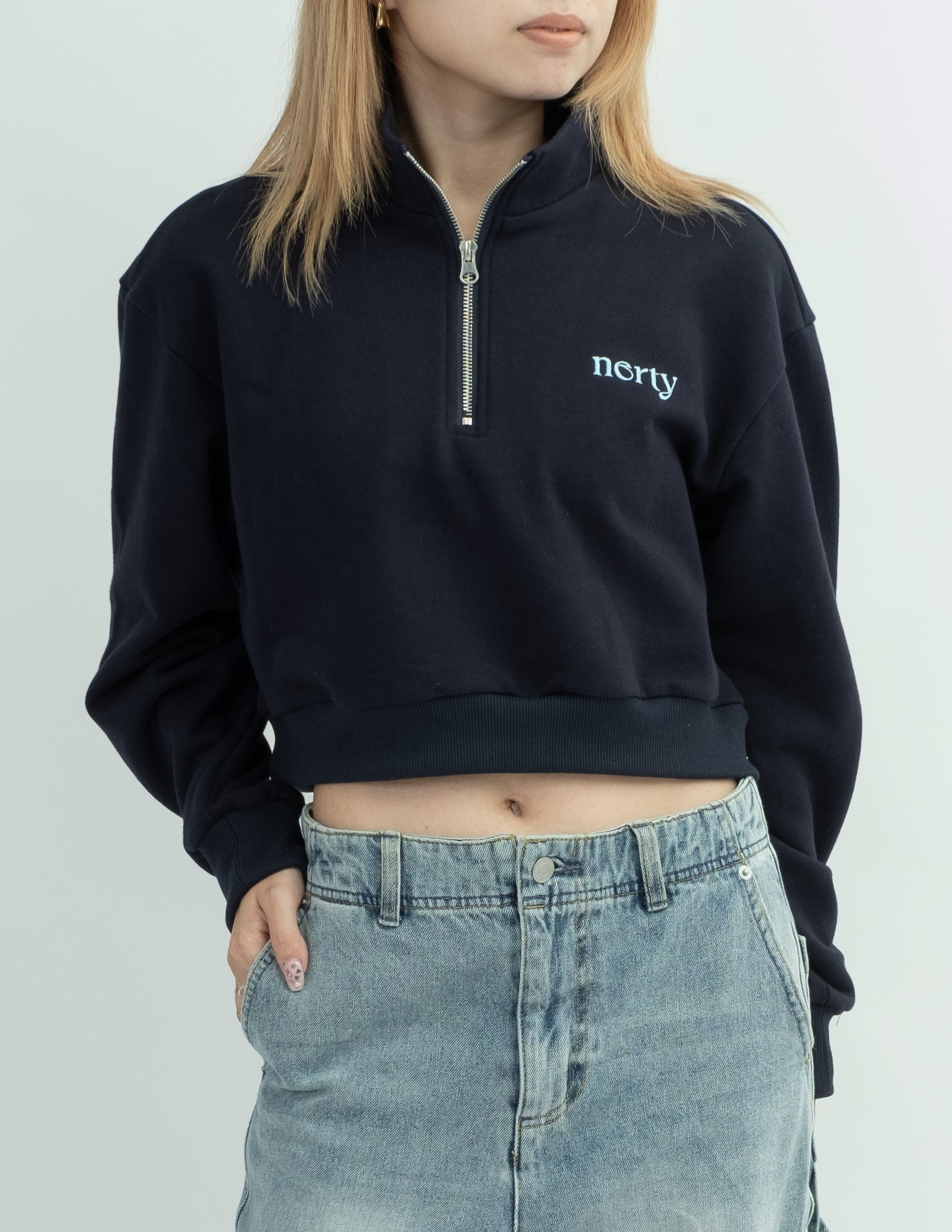 【9/28 on sale】Half zip crop sweatshirt NE0001