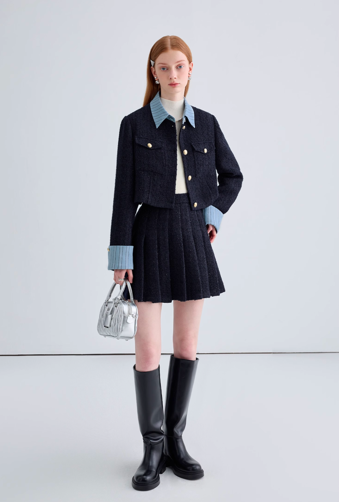 Navy pleated tweed mini skirt can be paired C1458
