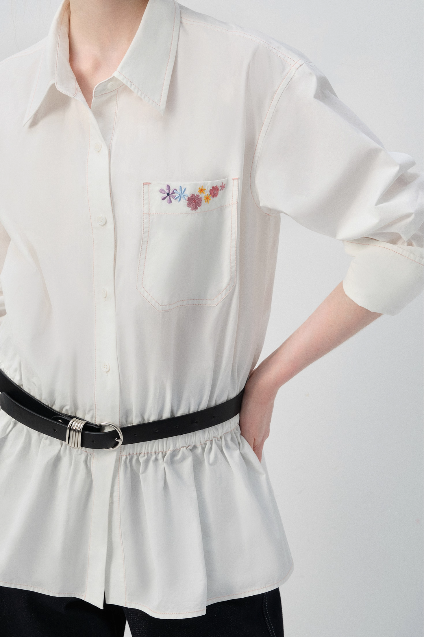 刺繍入りウエストシェイプシャツ
C3029