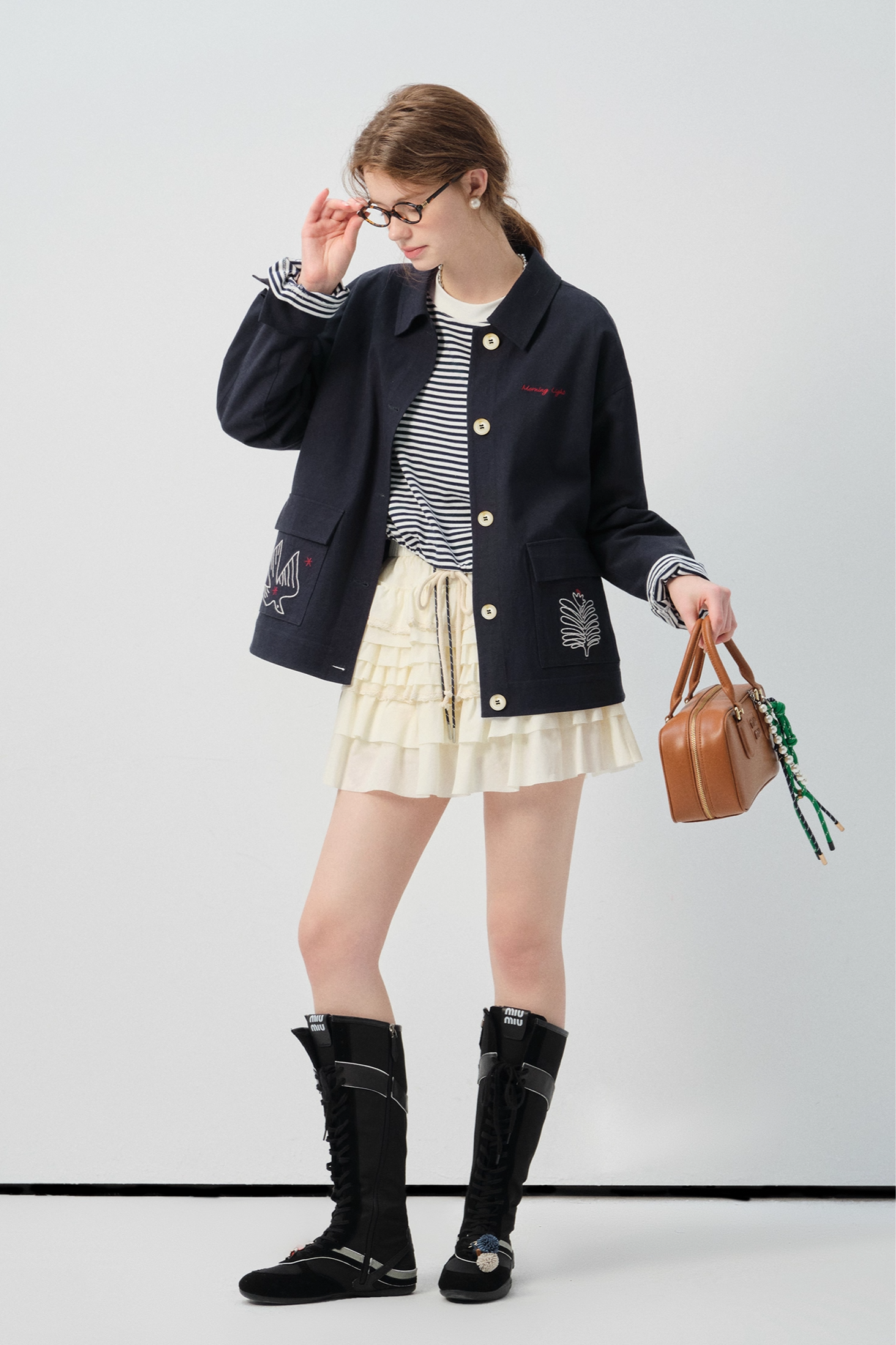 ネイビーリネン刺繍ショートジャケット
C3037