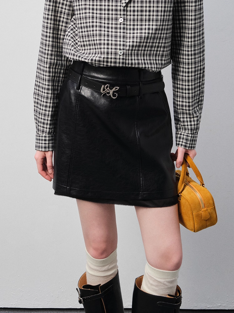 レトロフェイクレザー切り替えAラインスカート
C3222