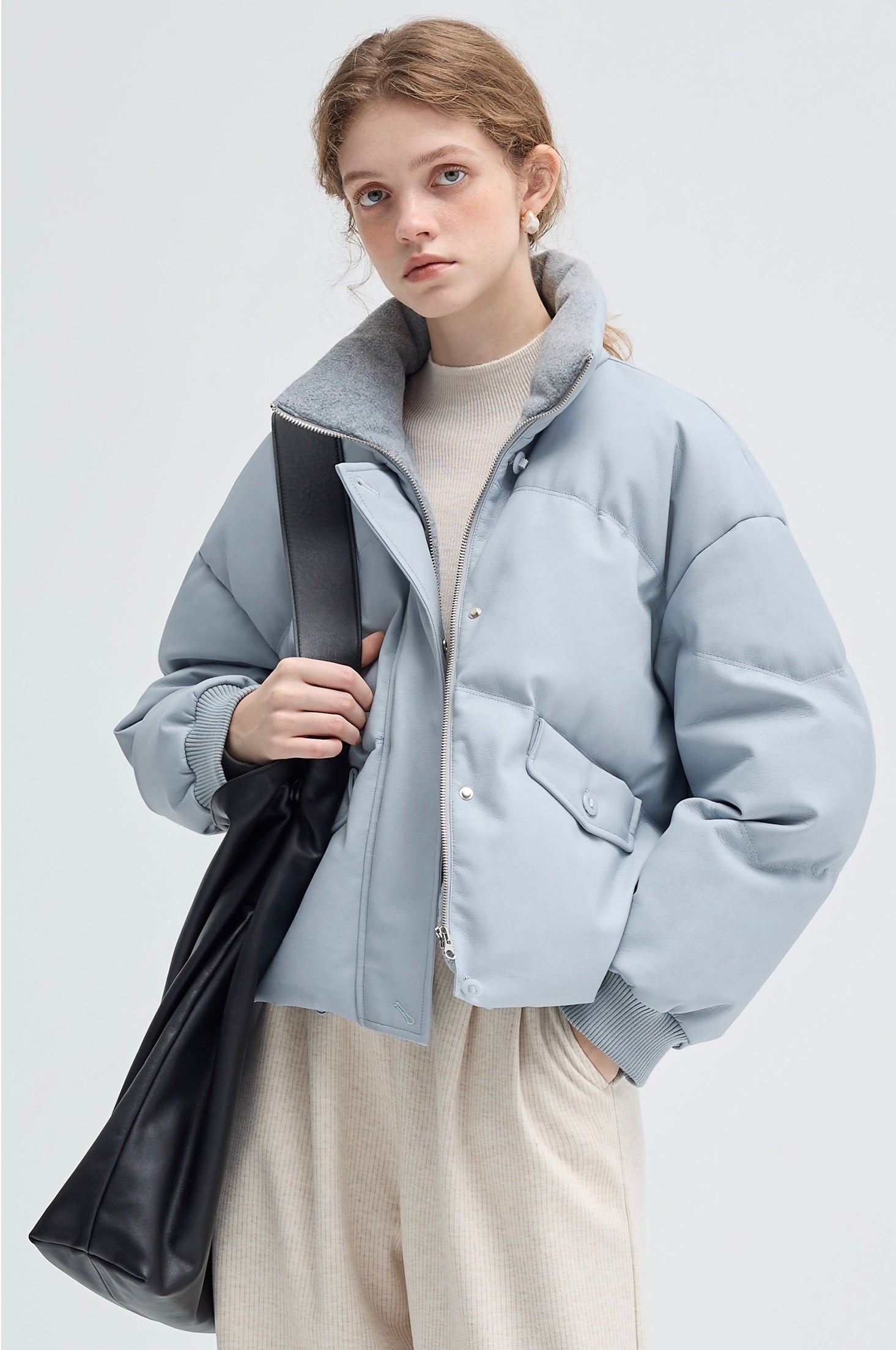 ライトブルーエアリーダウンコート
C3320