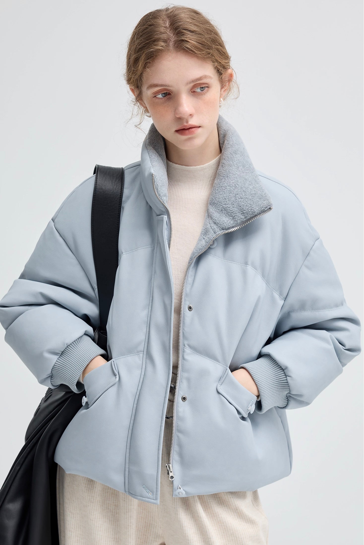 ライトブルーエアリーダウンコート
C3320