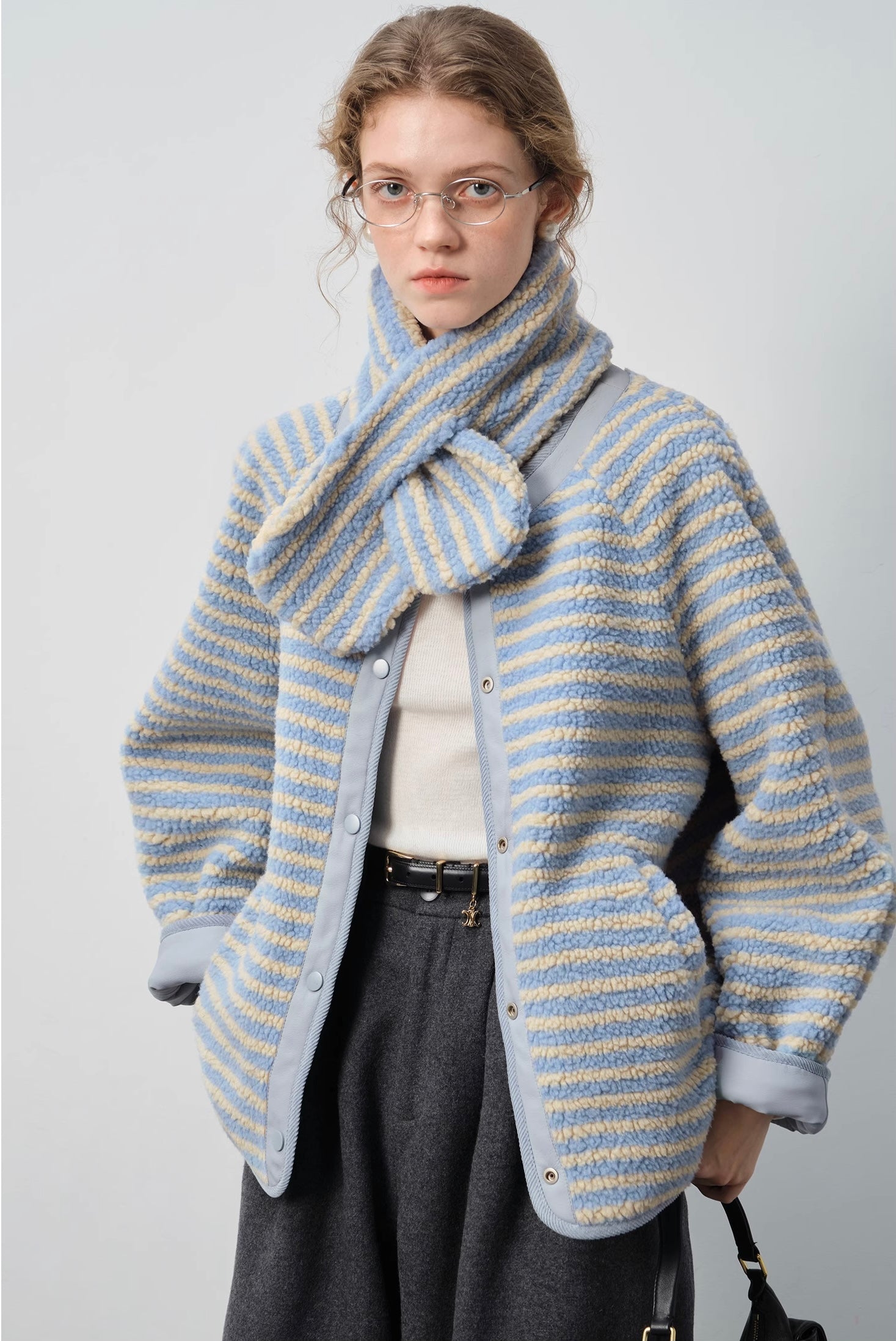 シープタッチリバーシブルショートコート
C3321