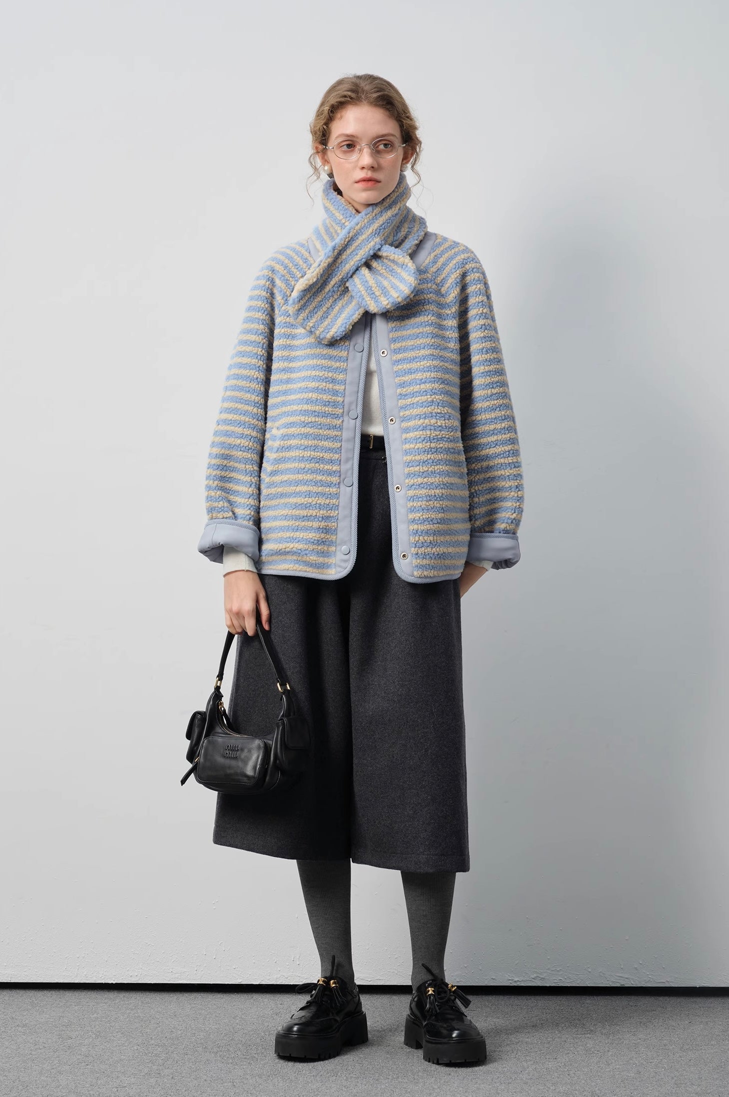 シープタッチリバーシブルショートコート
C3321