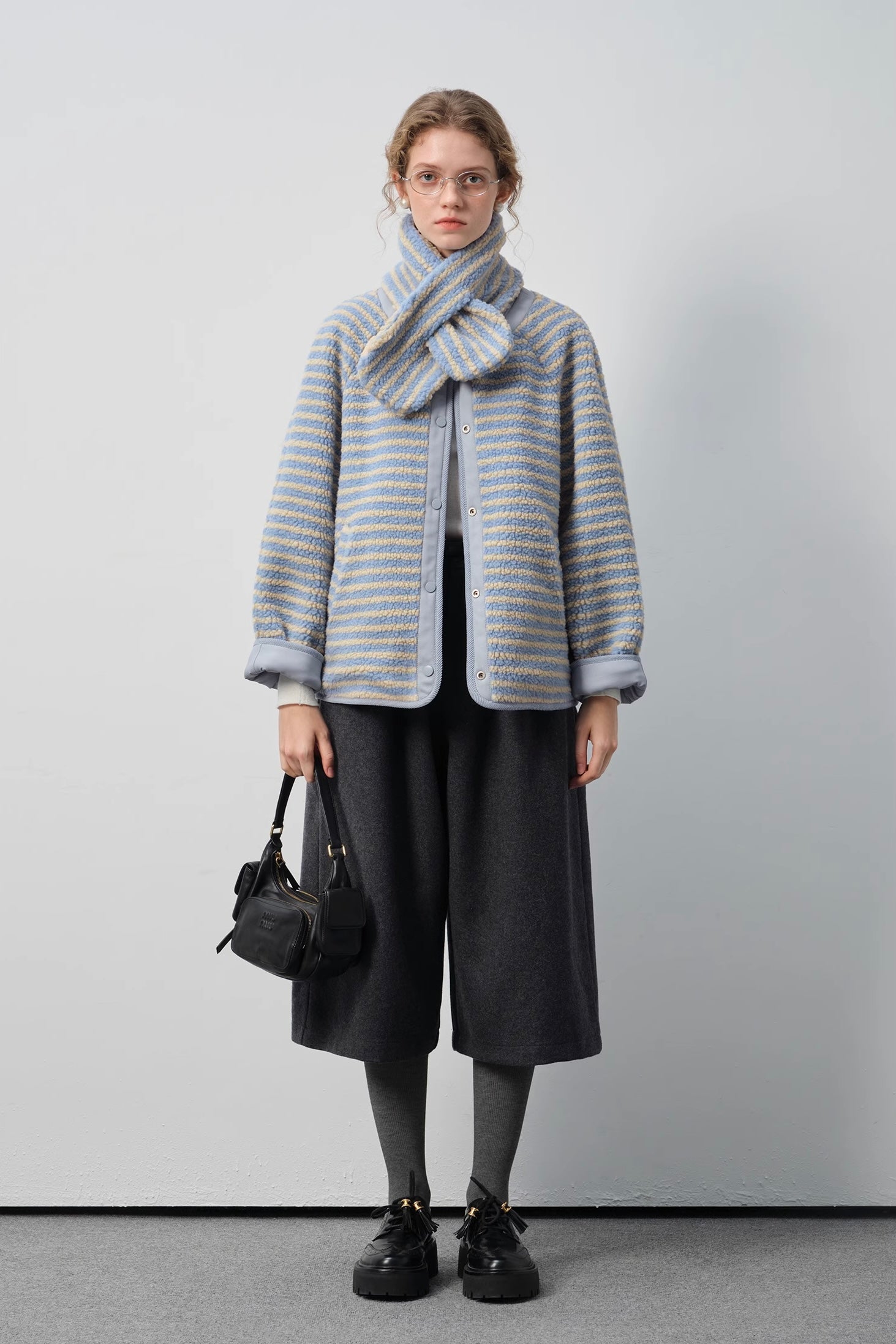 シープタッチリバーシブルショートコート
C3321