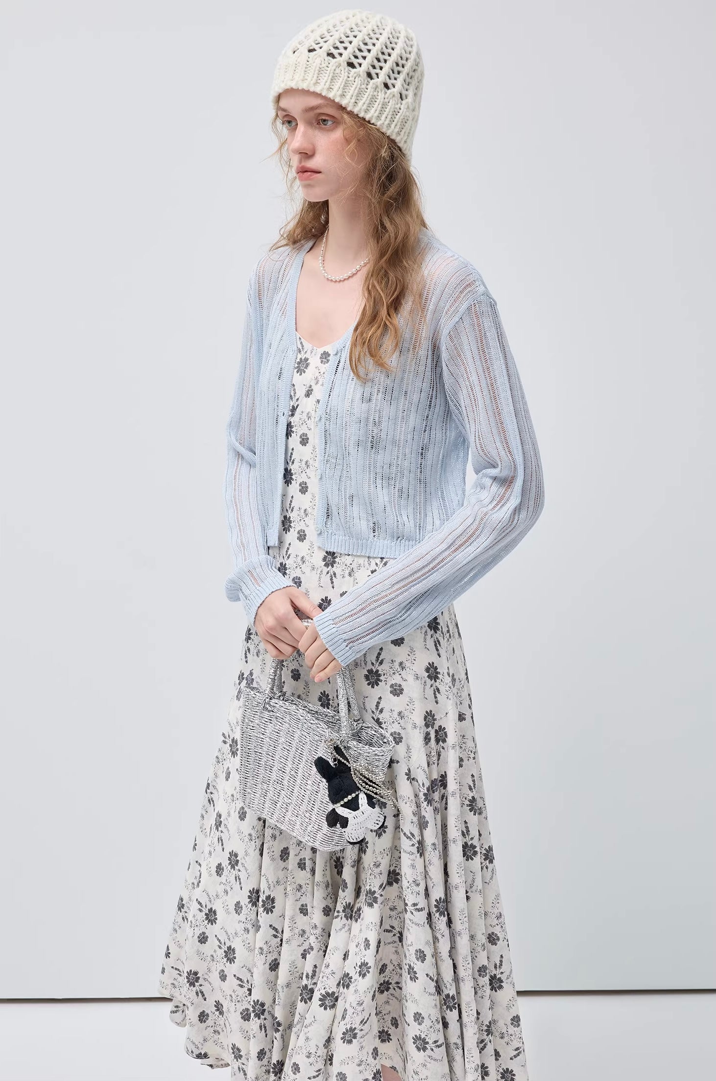 シアー透かし編みVネックカーディガン
C3438