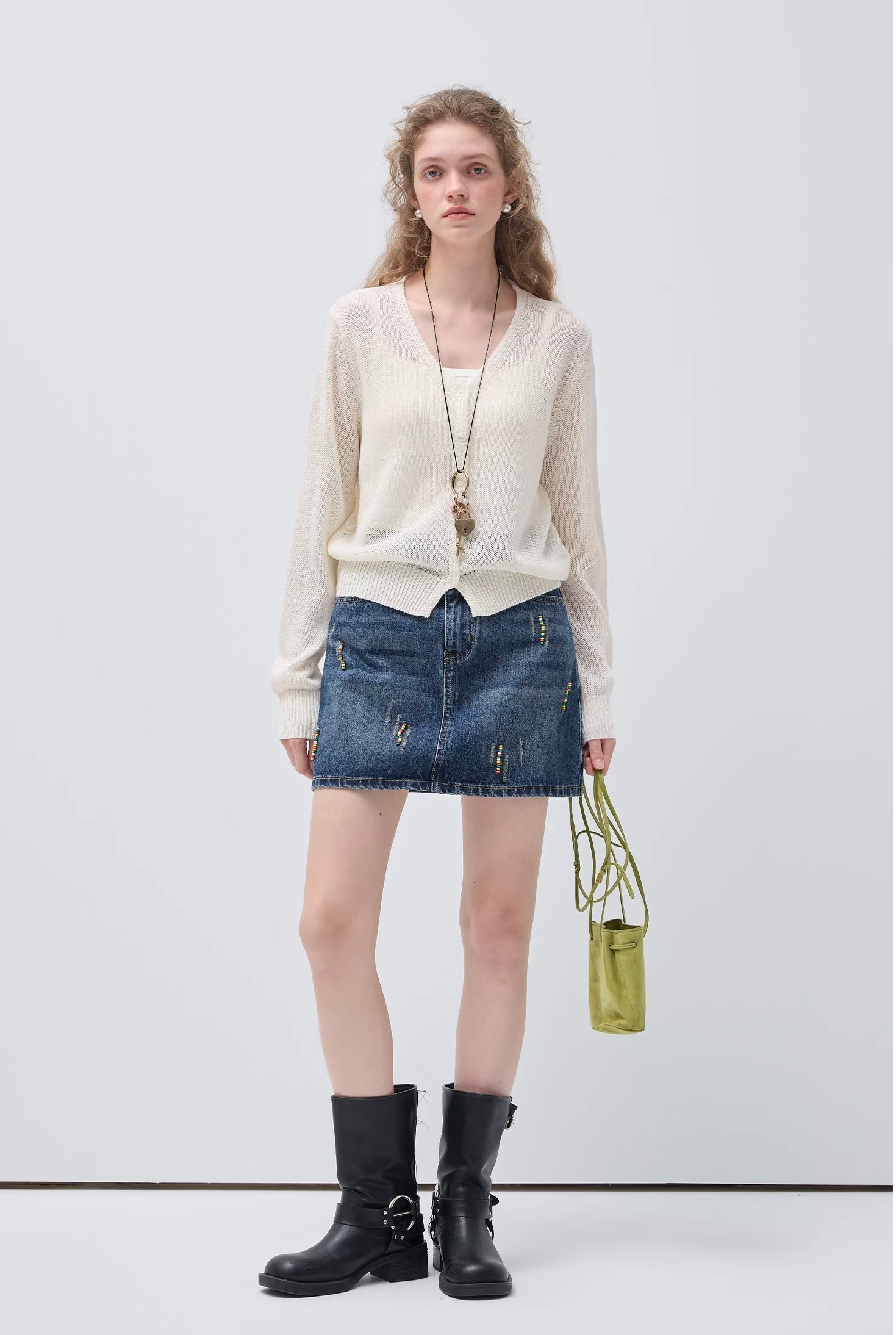 コンパクトニットトップス
C3439