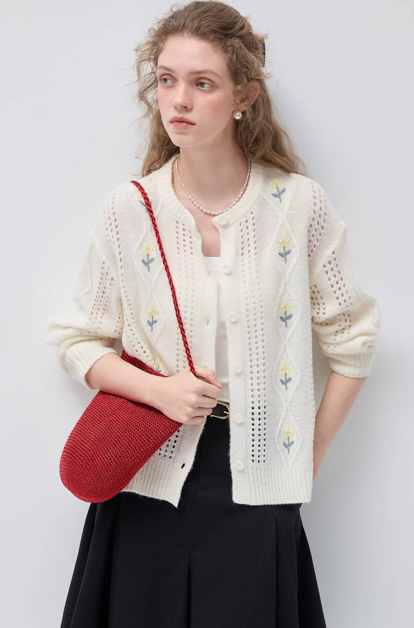 フラワー刺繍ウールカーディガン
C3443