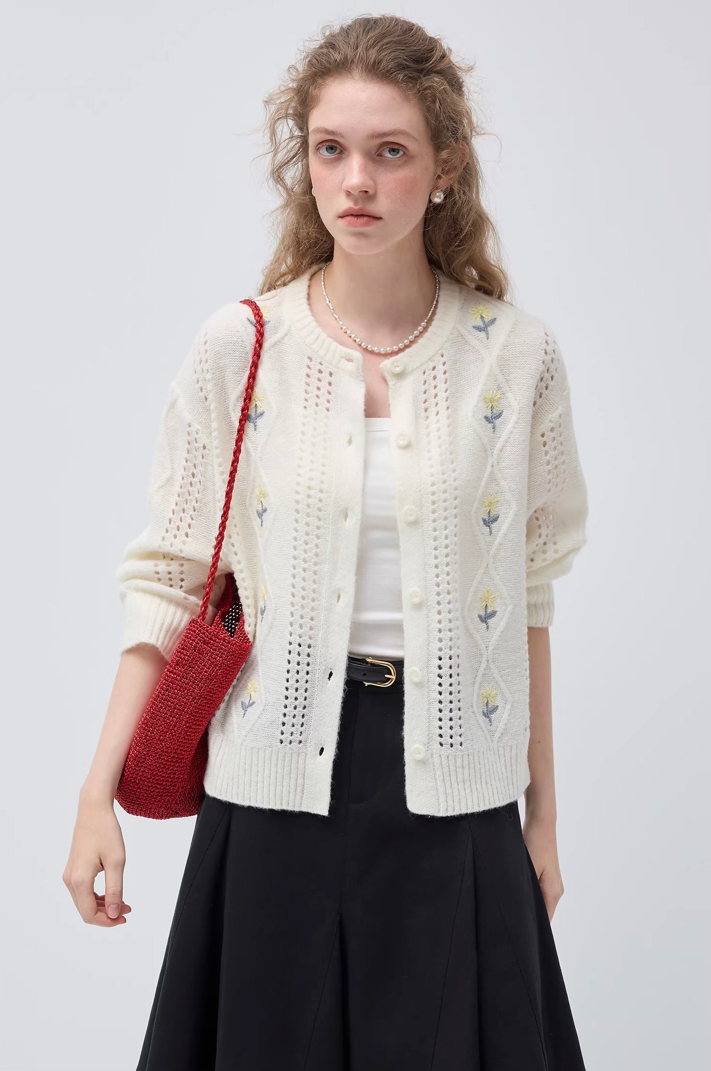 フラワー刺繍ウールカーディガン
C3443